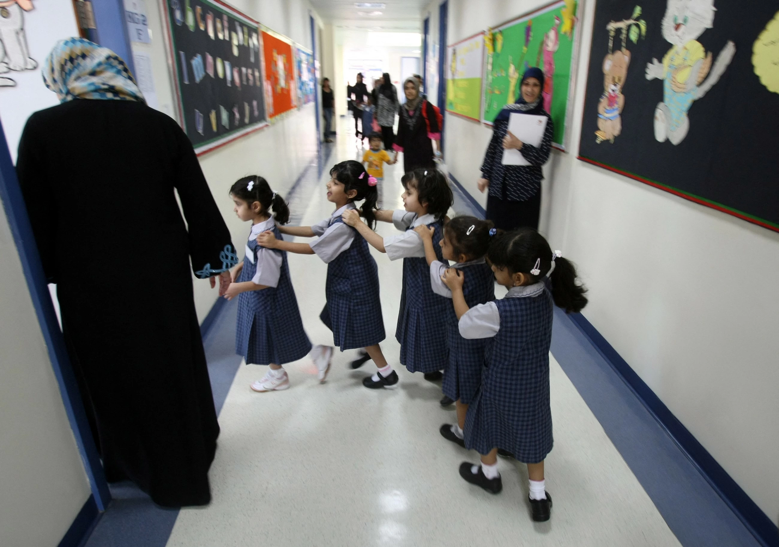 UAE public schools tell expatriate students to pay fees before Aug.15