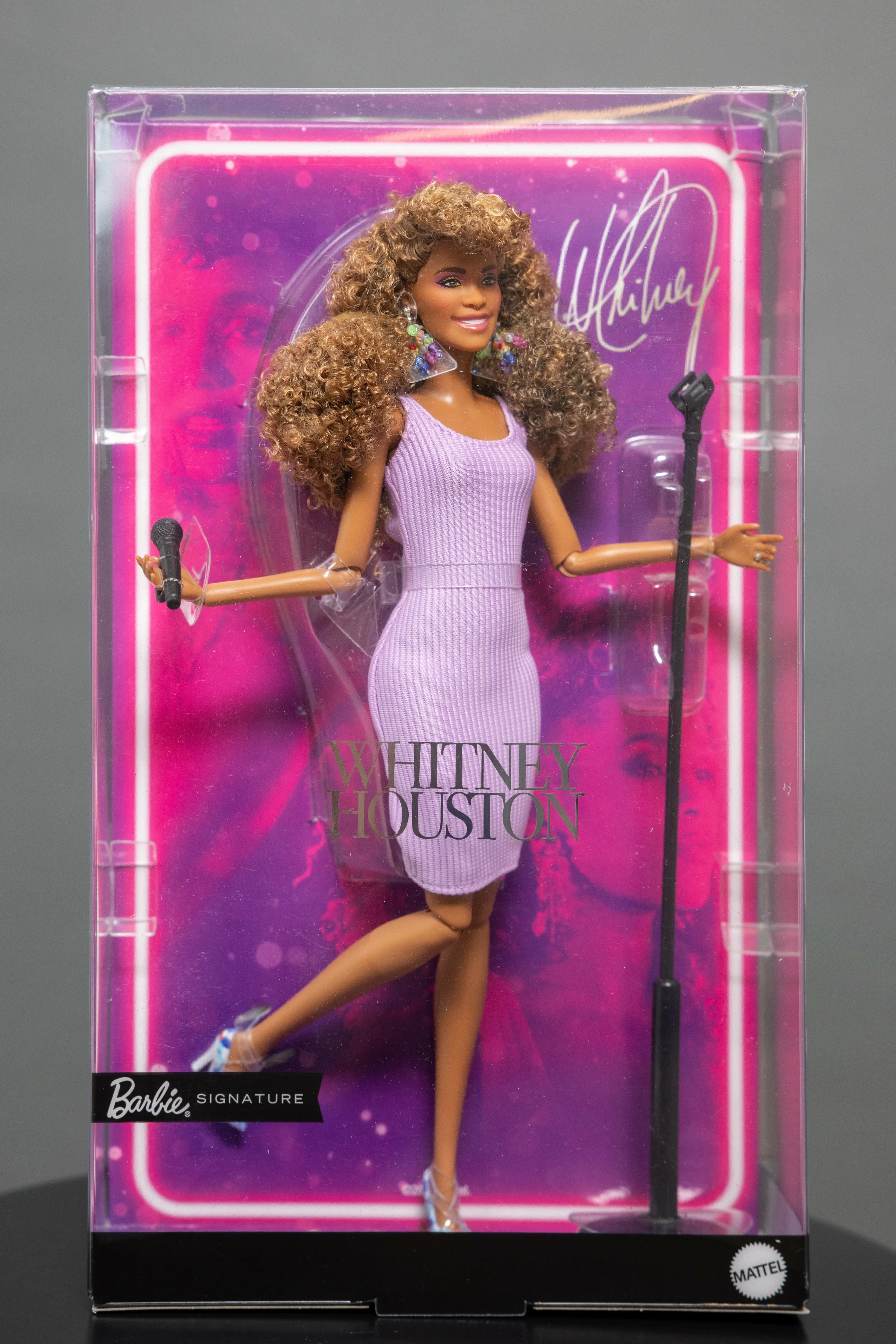 Whitney Houston's talks about her new album 'WH1TNEY'