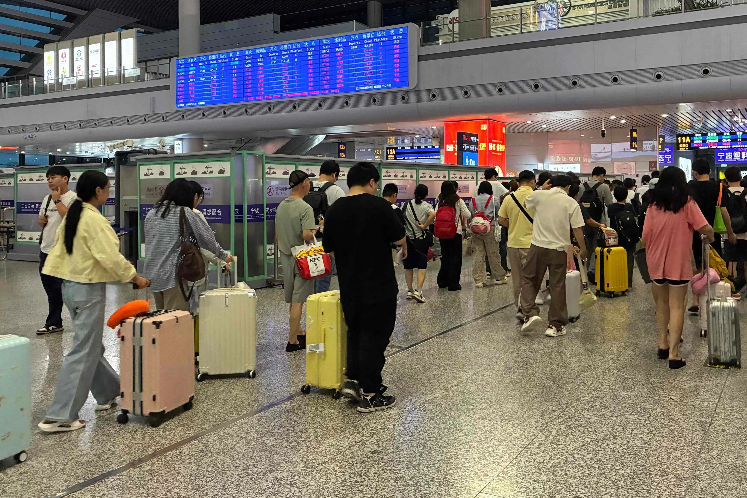 Shanghai cancels 1,300 flights as Typhoon Dolphin hits China's eastern coast