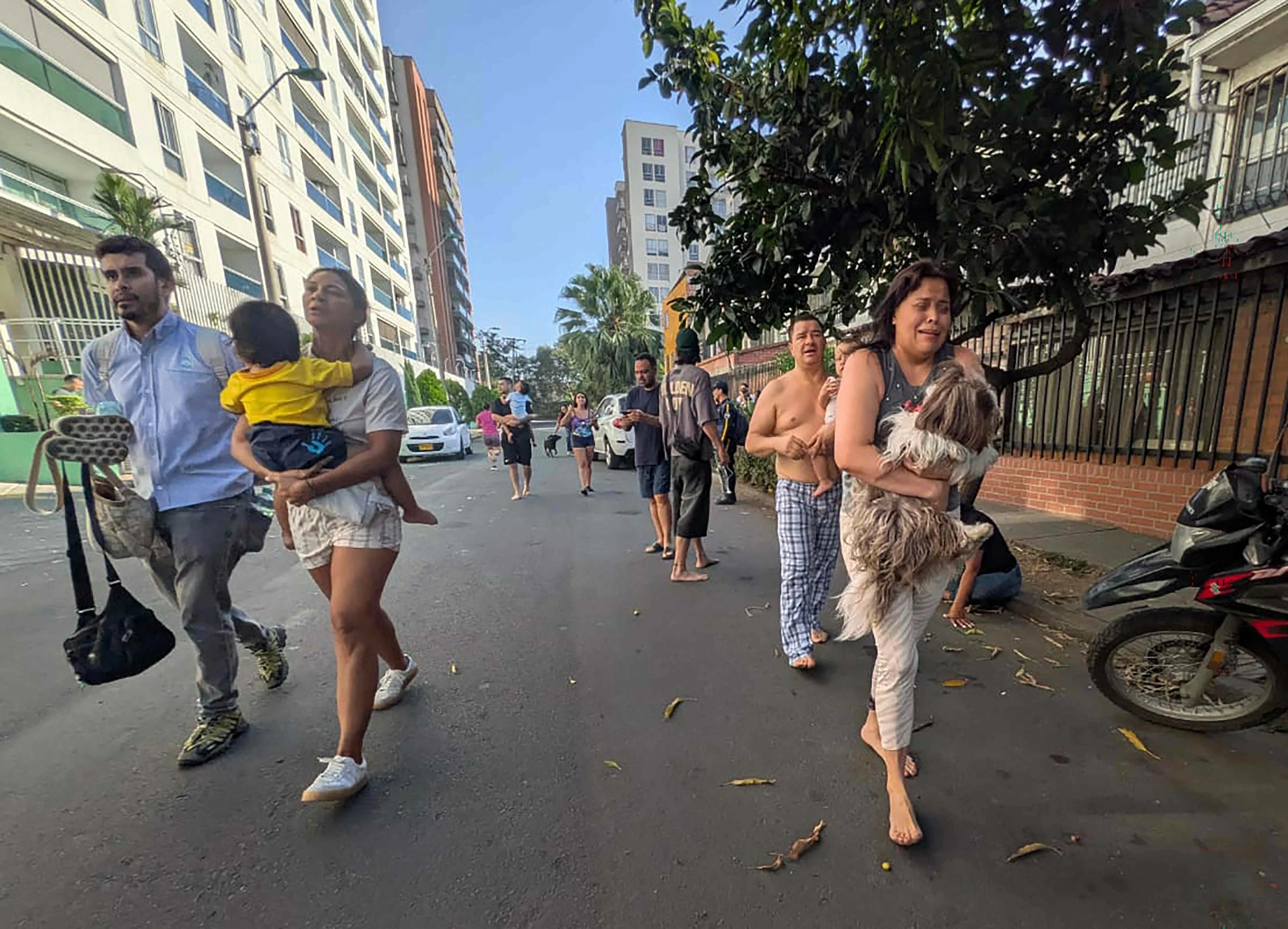 VIDEO: At least 82 killed after powerful earthquake hits western Colombia