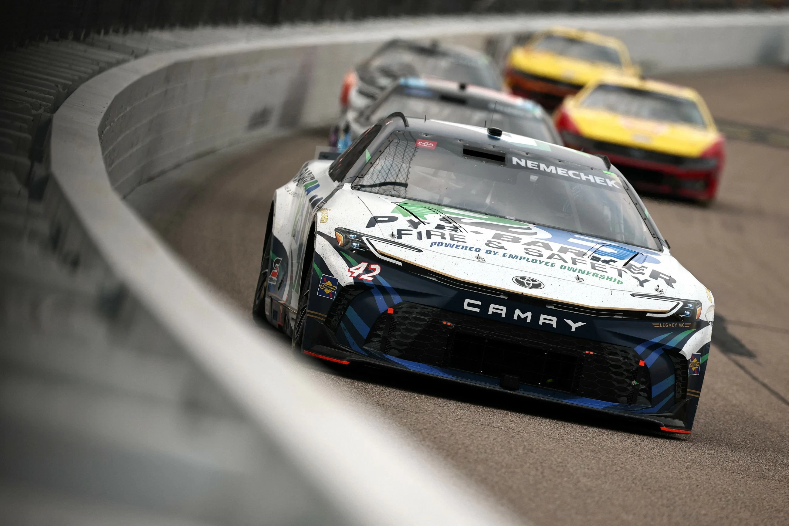 Jones's playoff hopes hit by early Iowa crash as season winds down