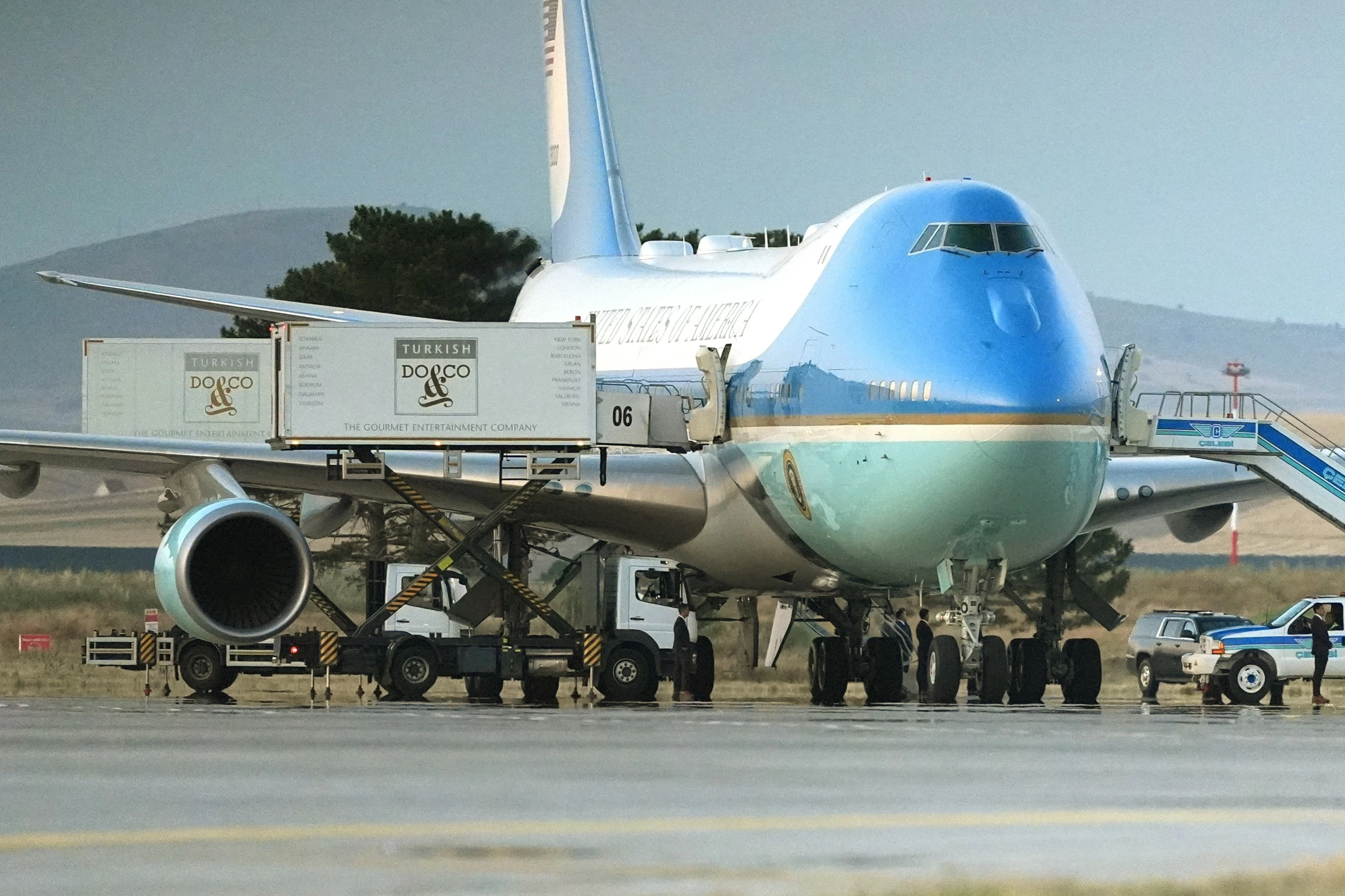 Trump took secret flight from Turkey via catering truck amid Iran threat
