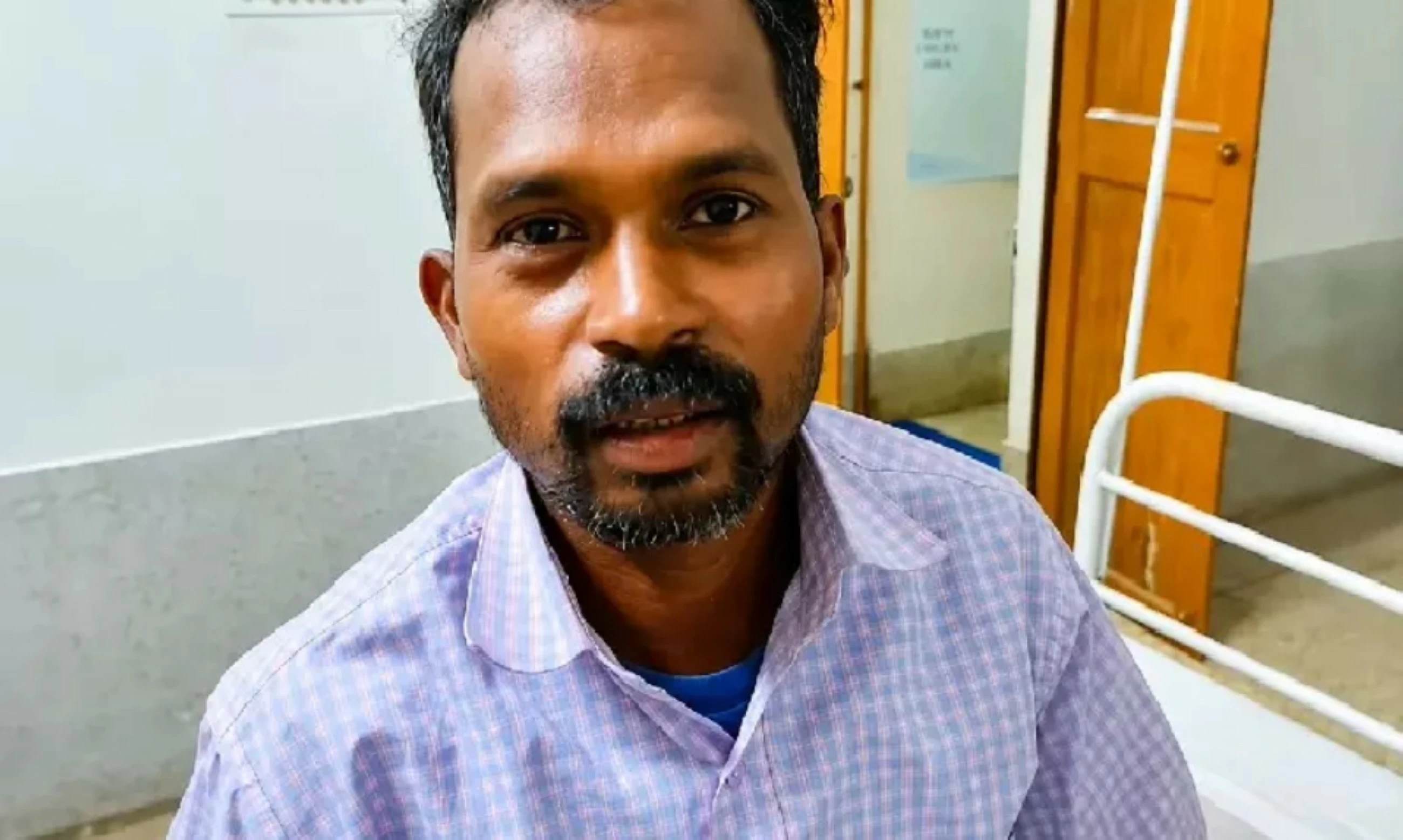 Man bites cobra to death after accidentally stepping on it in India