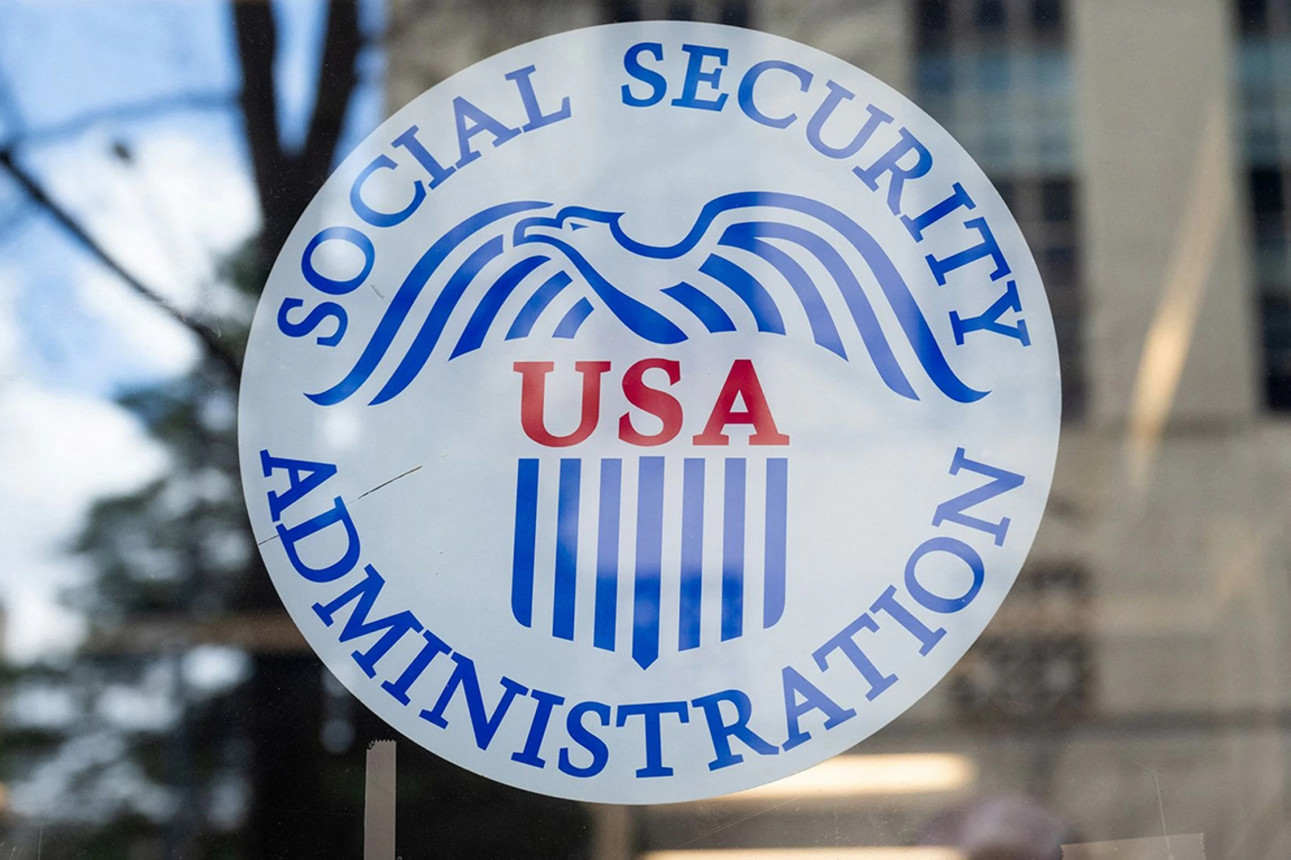 Social Security Faces Insolvency Threat by 2032, Benefit Cuts Loom
