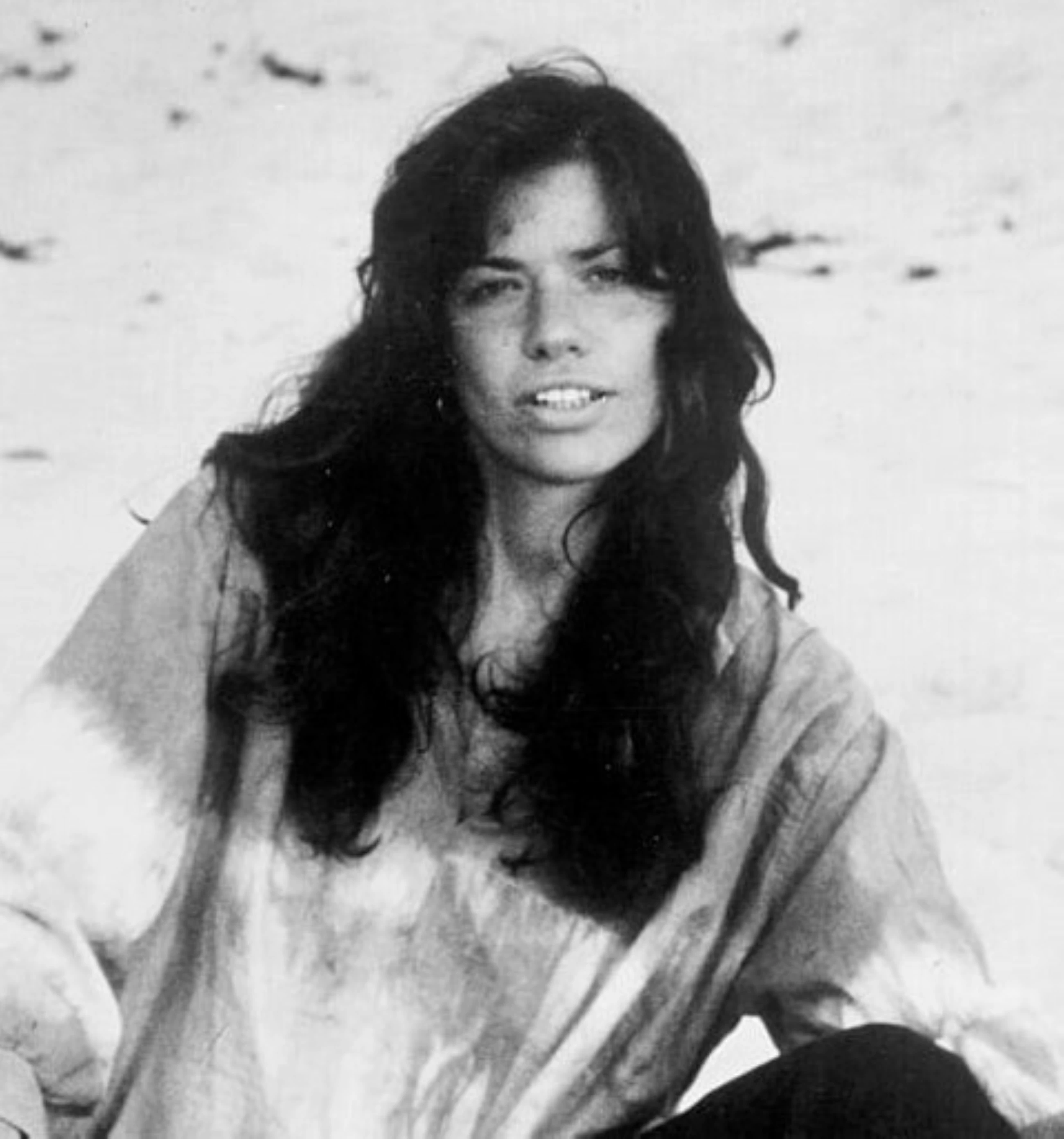Carly Simon's 'Comes in Waves' is a journey through love and loss