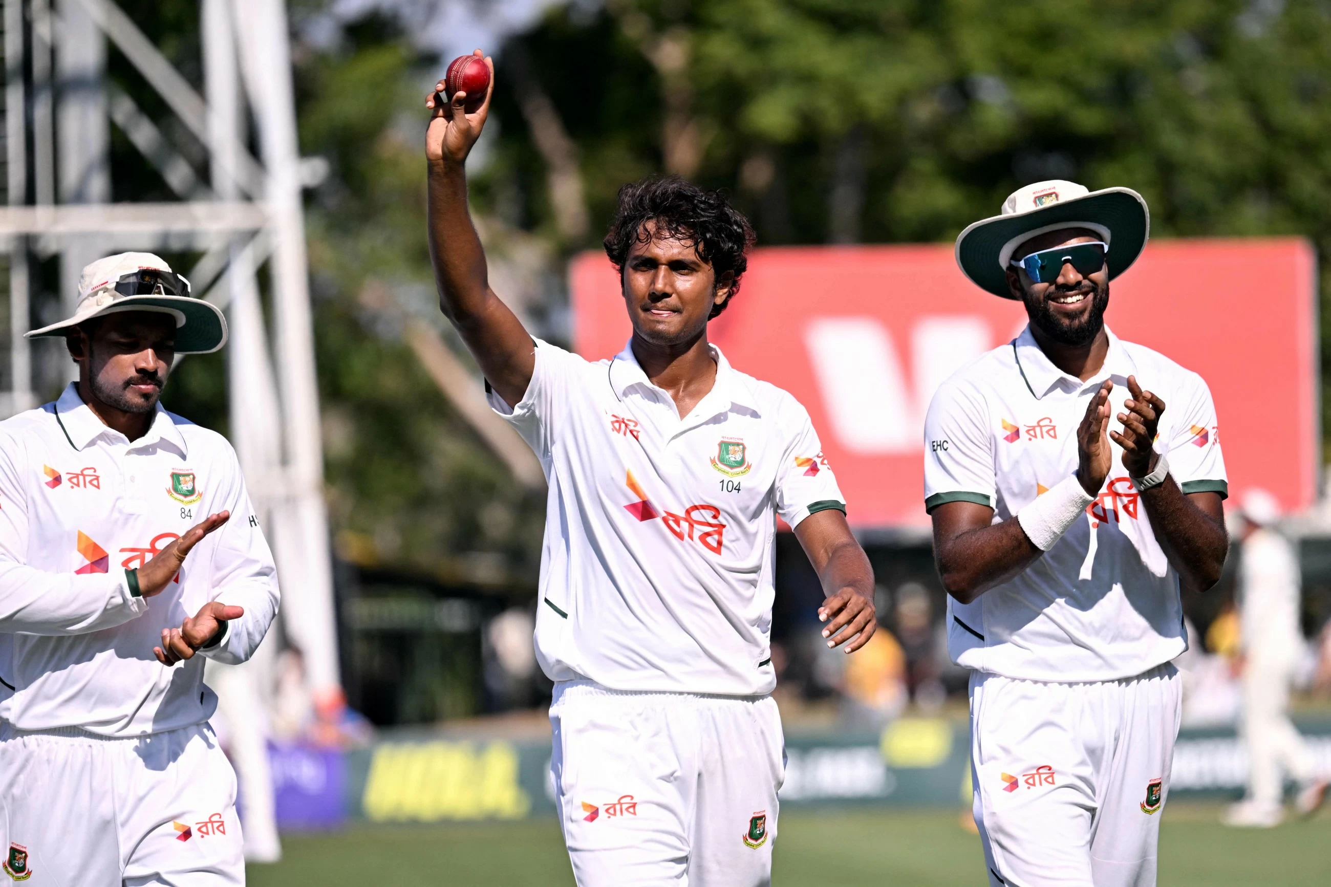 Hasan takes 6-55 as Bangladesh bundle out Australia for 198