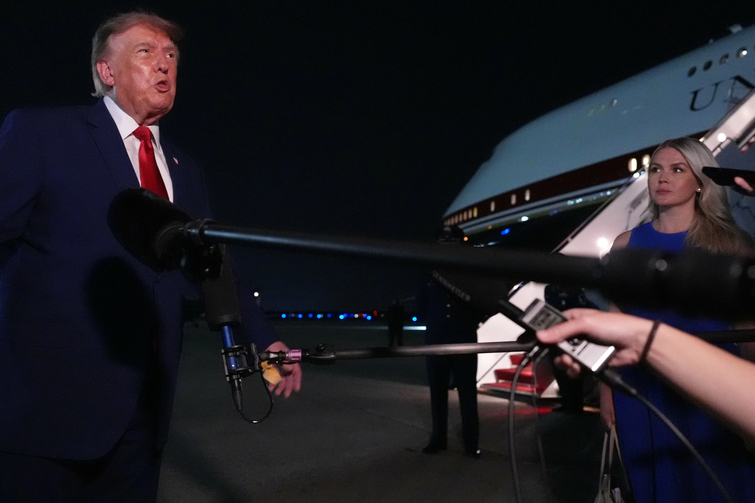 Trump's spokesperson Karoline Leavitt to step down