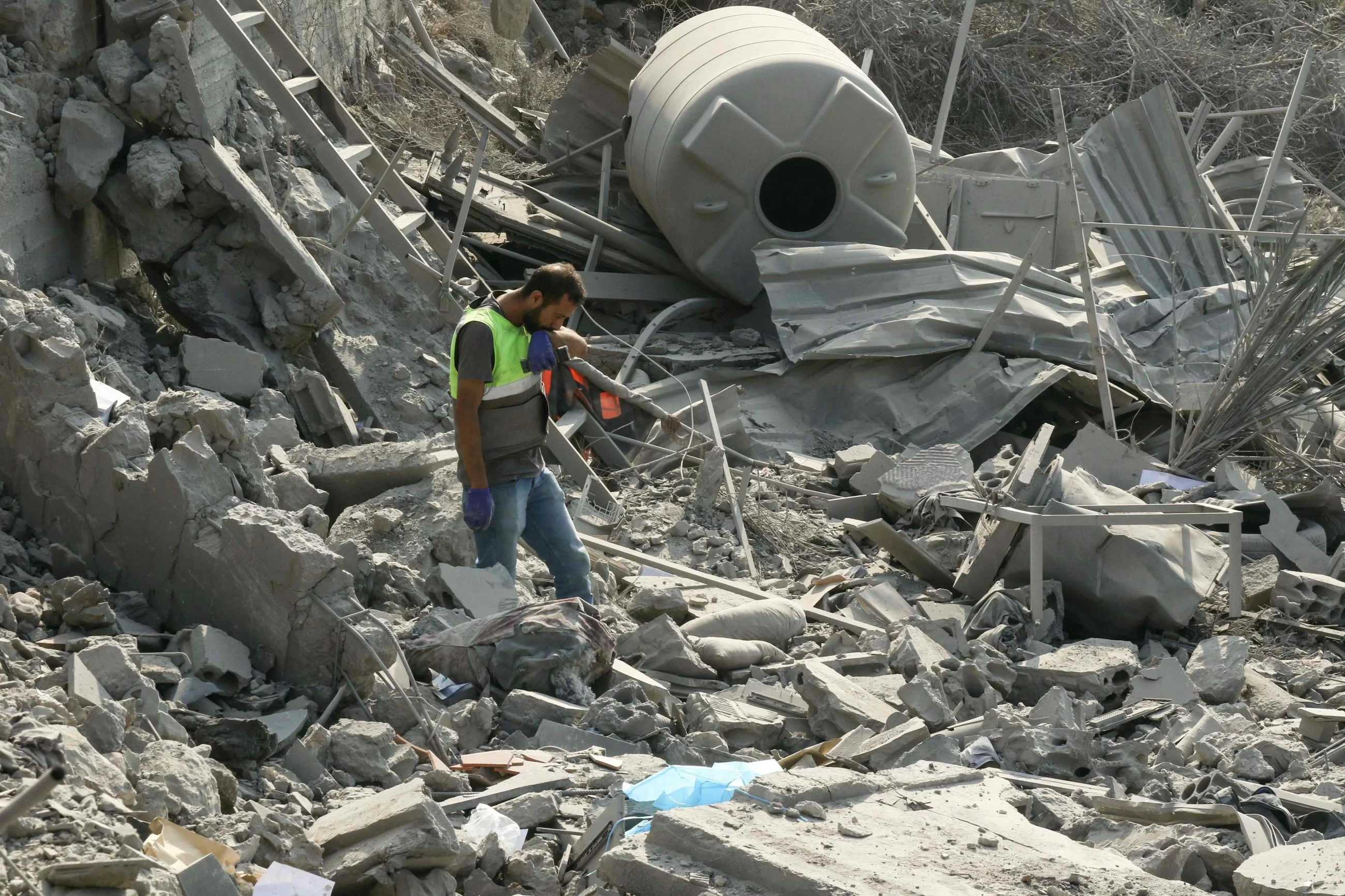 Israeli strike kills 9 in south Lebanon