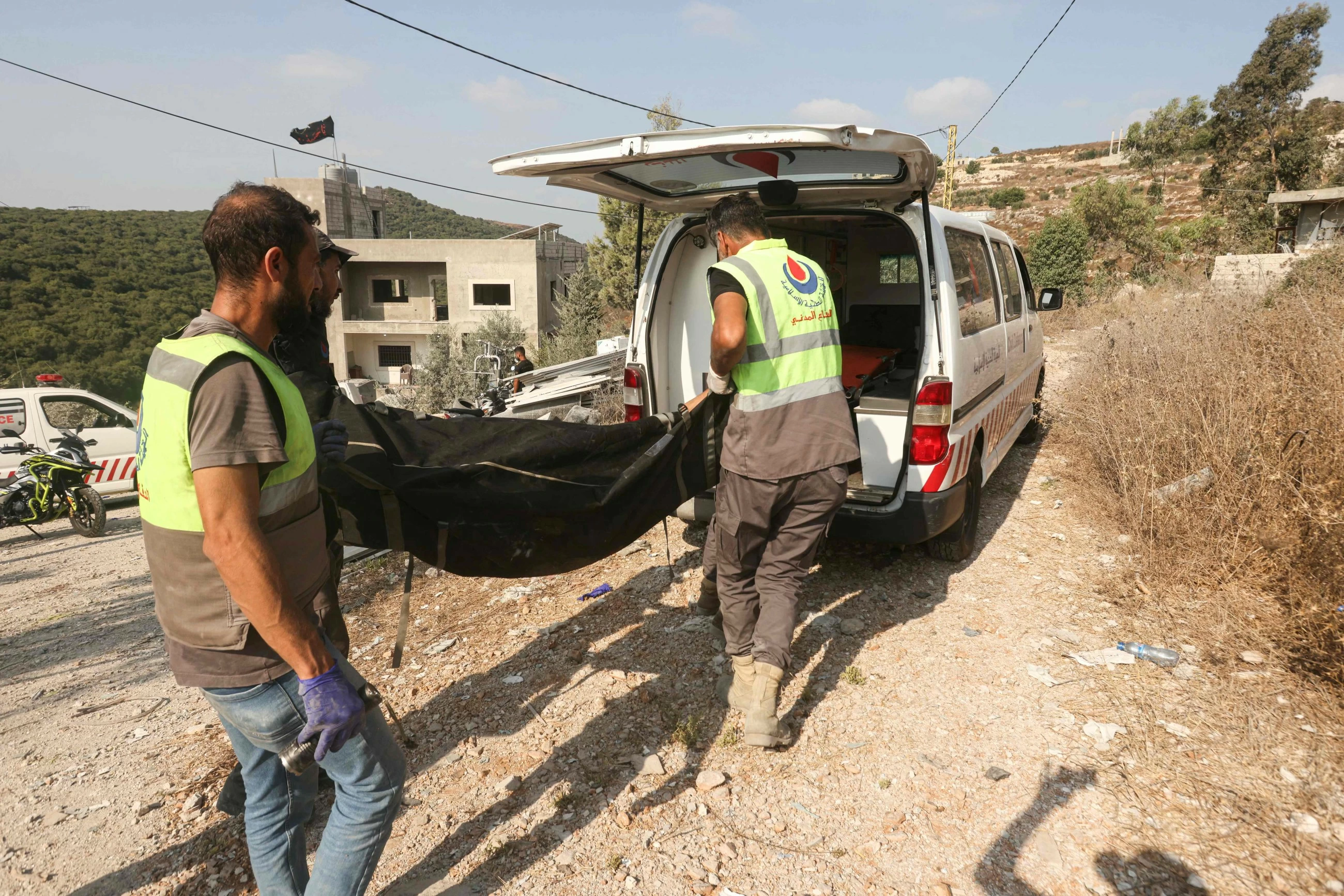 Israeli strike kills 9 in south Lebanon