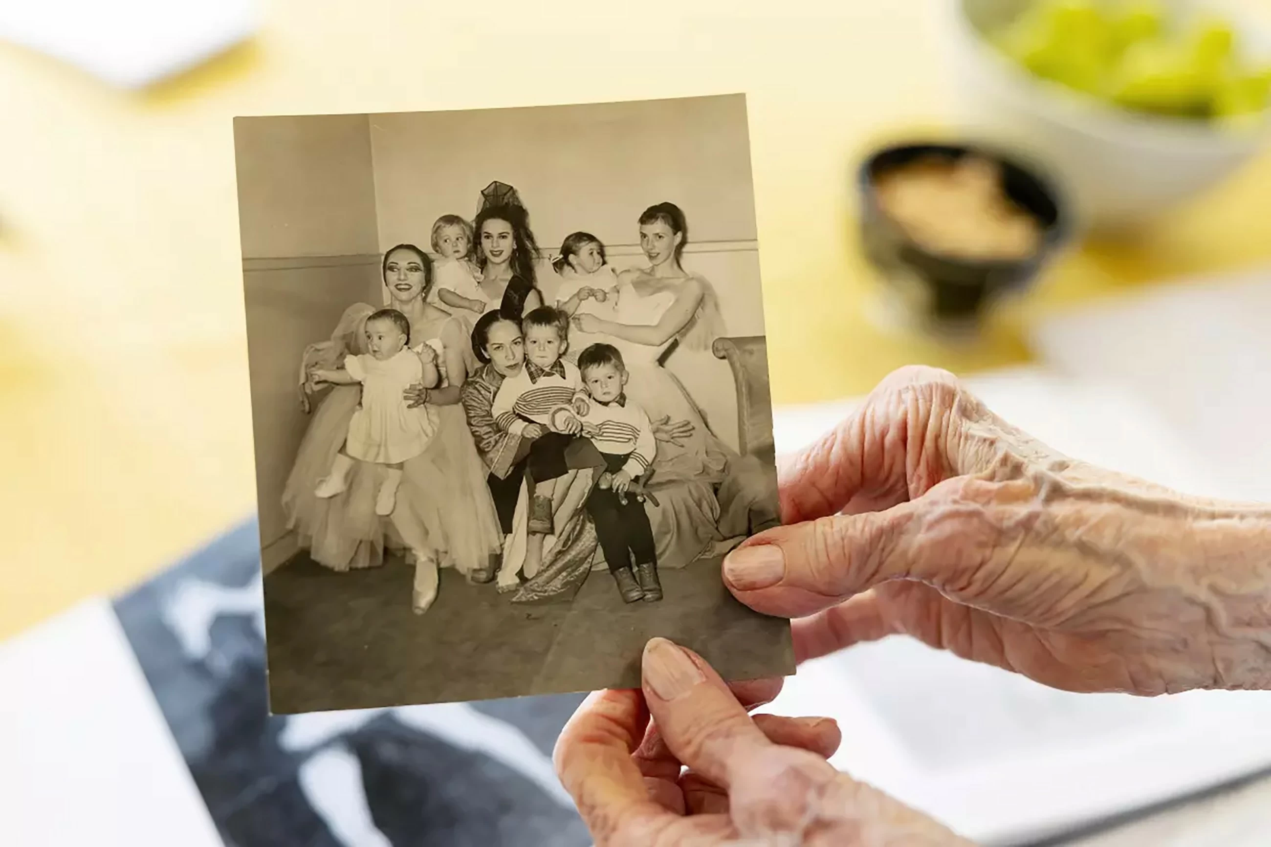 After performing all over the world, this 99-year-old still teaches ballet
