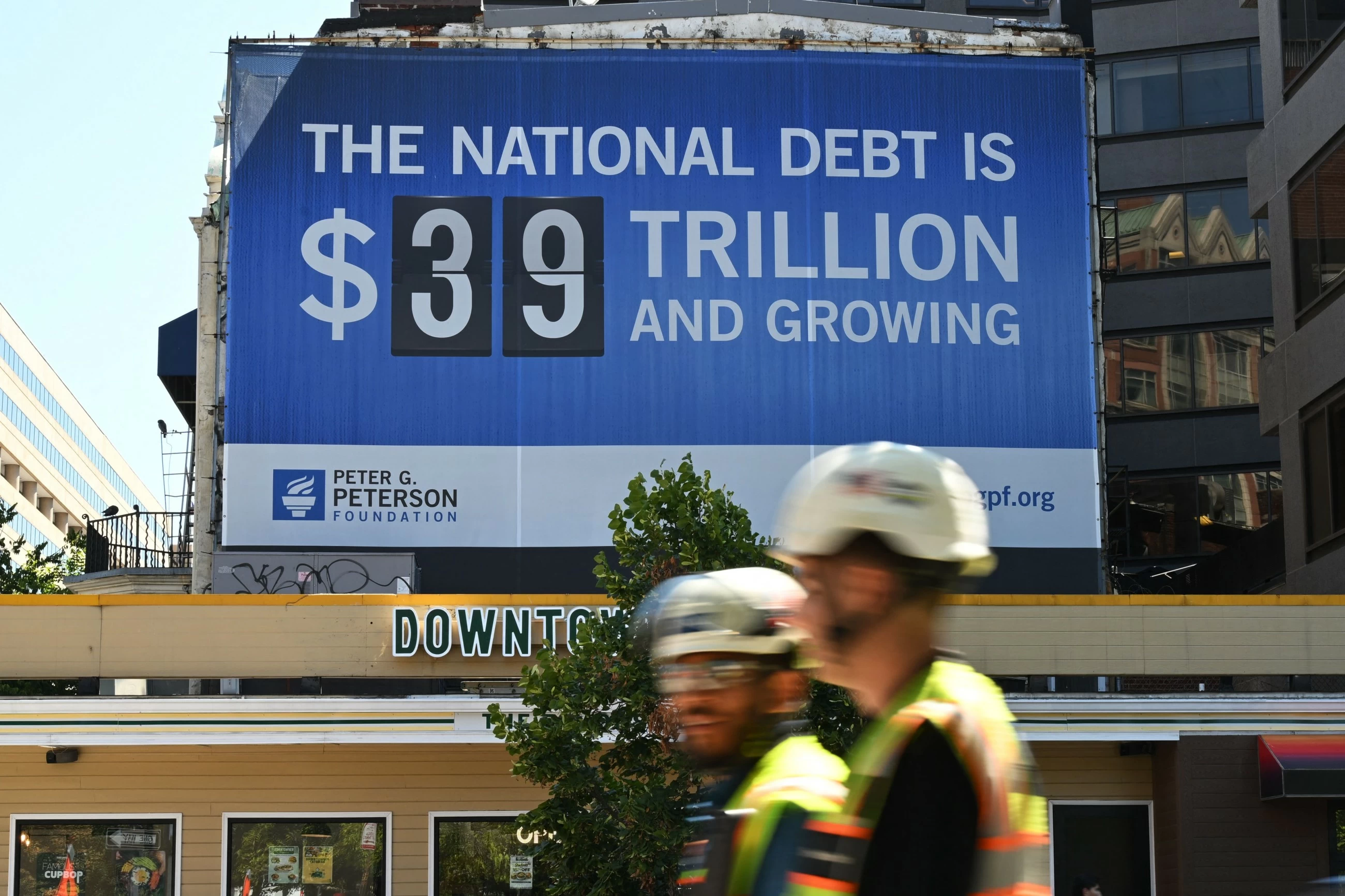 US national debt exceeds $40 trillion for the first time