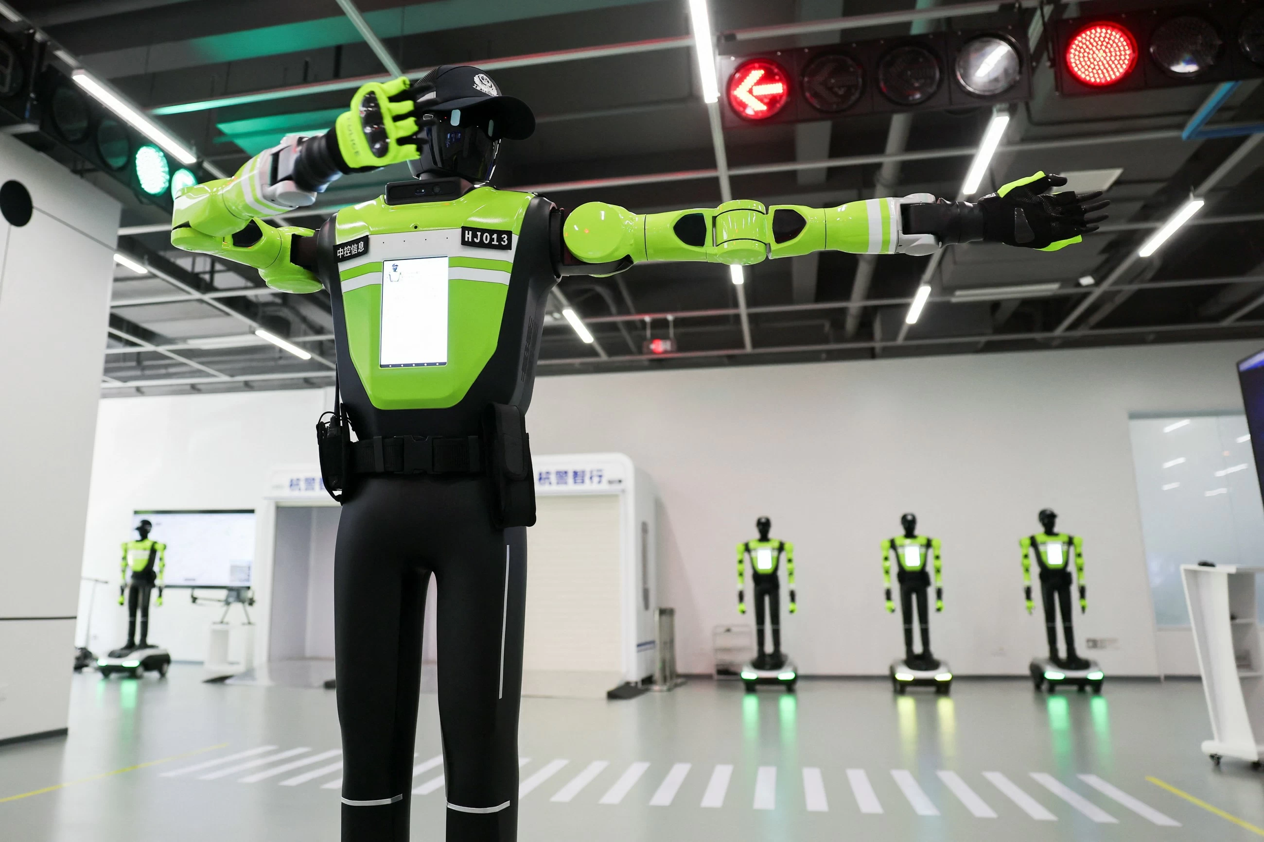 No break needed &ndash; China puts robocops on traffic duty, without powers to arrest