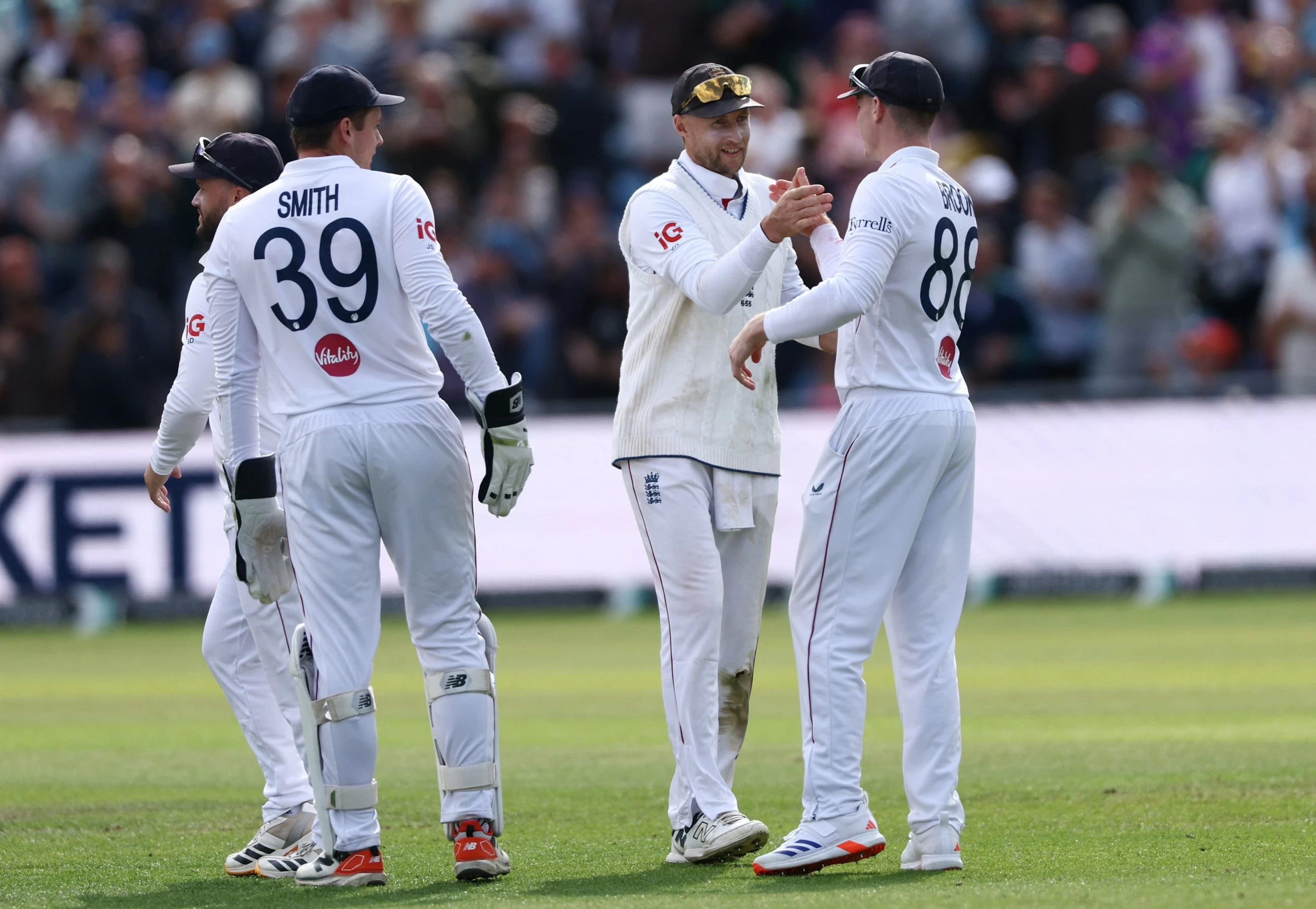 Root hails emerging fast bowlers as England thrash Pakistan