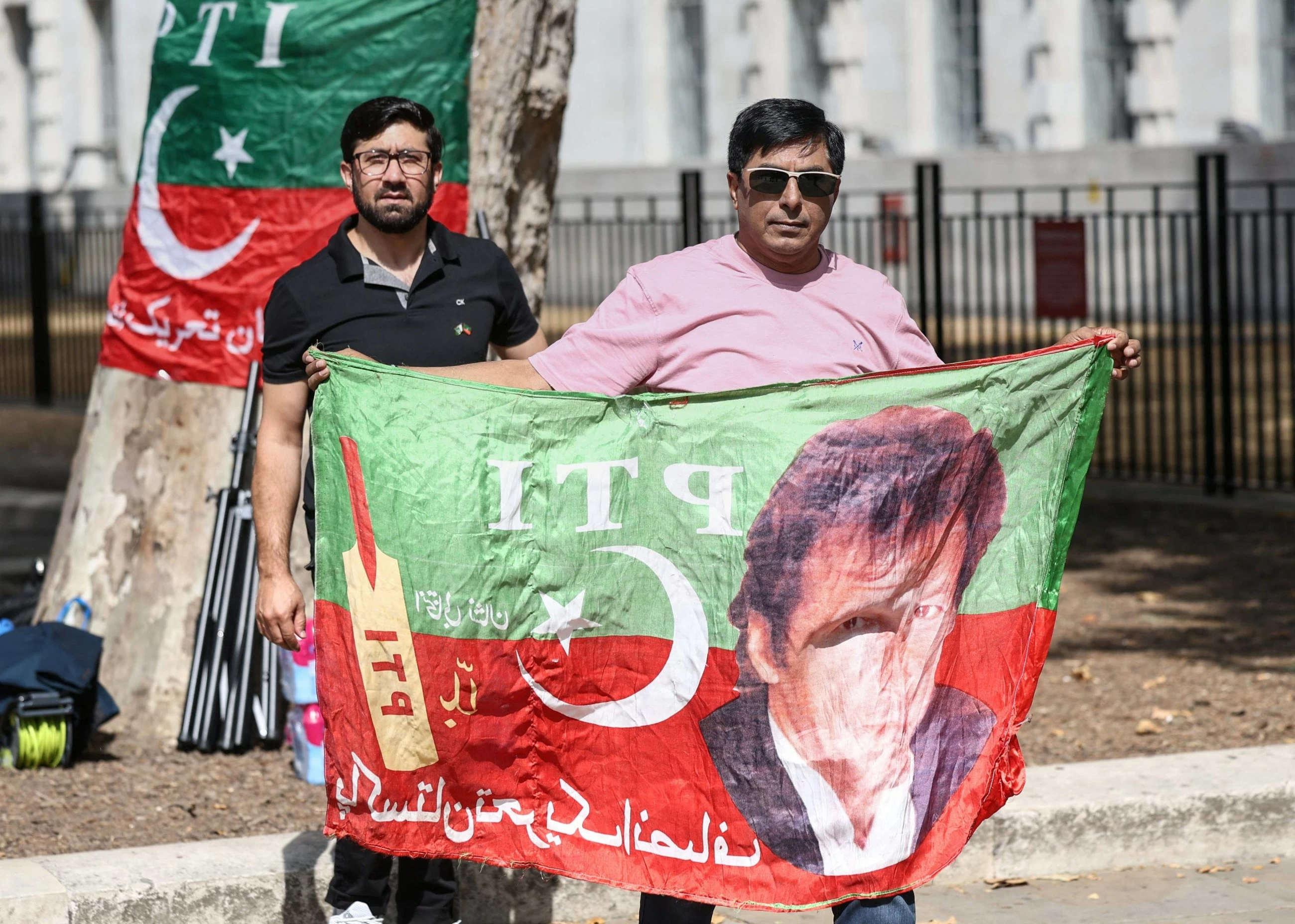 Former cricket captains from around the world renew appeal to Pakistan's PM for Imran Khan's medical treatment