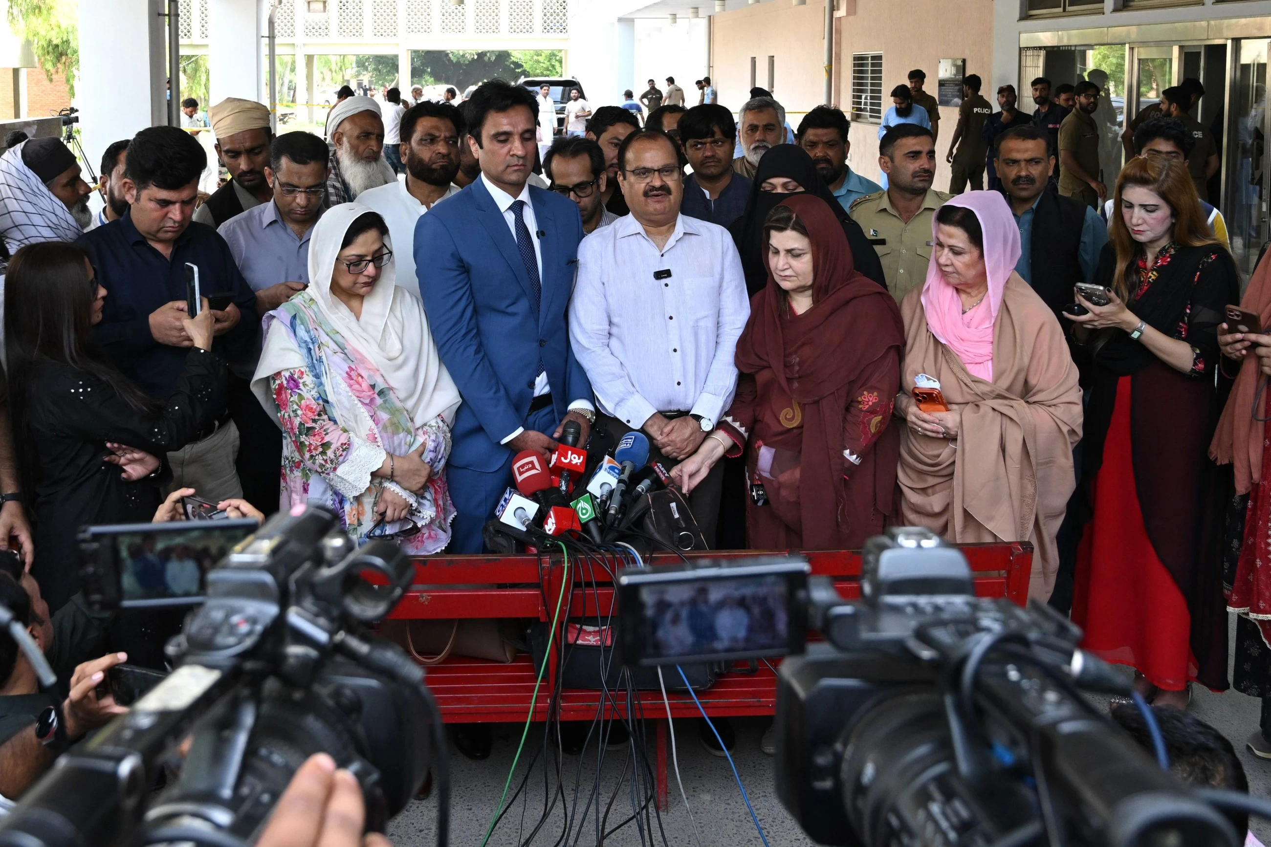 Vigil held in Pakistan for 14 newborns as investigators probe cause of fatal PIMS Hospital fire