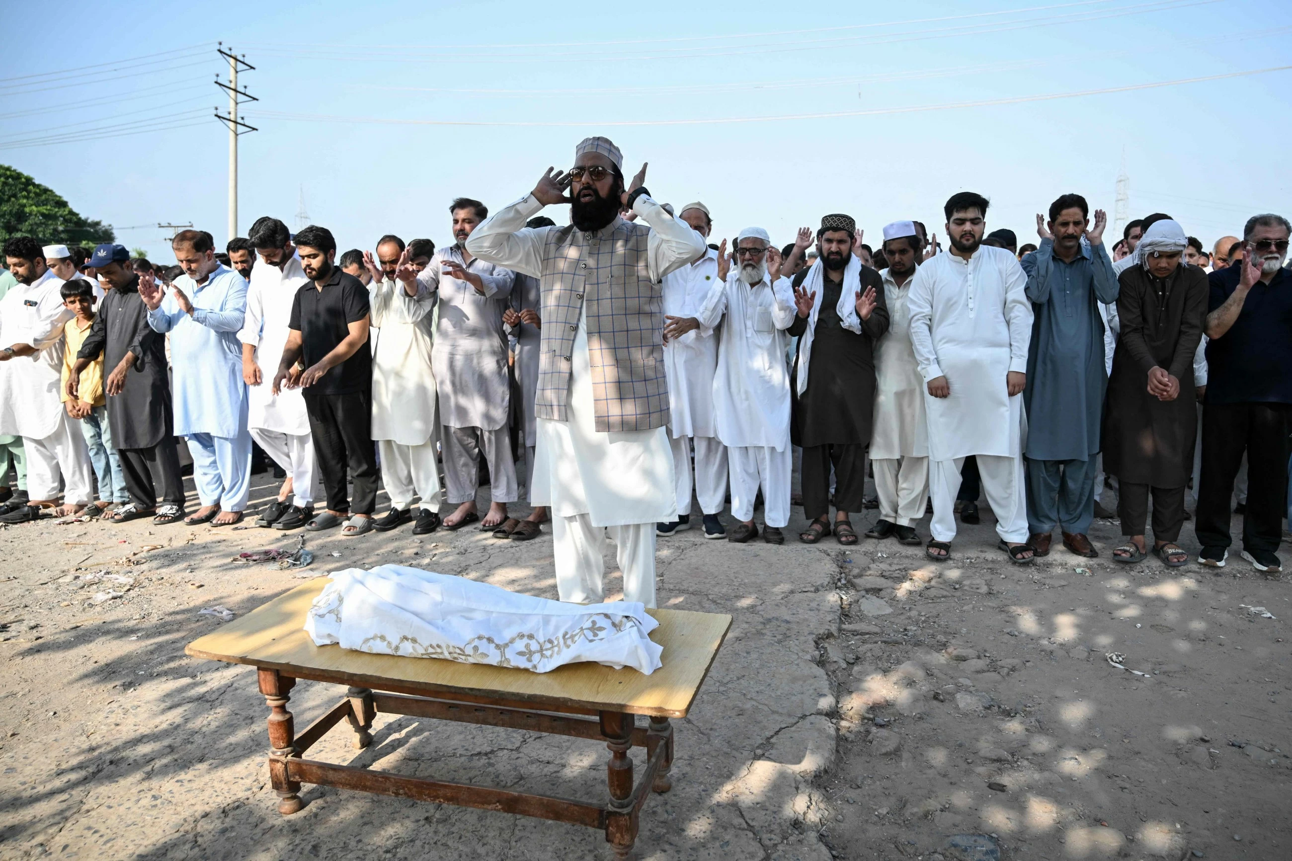 Vigil held in Pakistan for 14 newborns as investigators probe cause of fatal PIMS Hospital fire