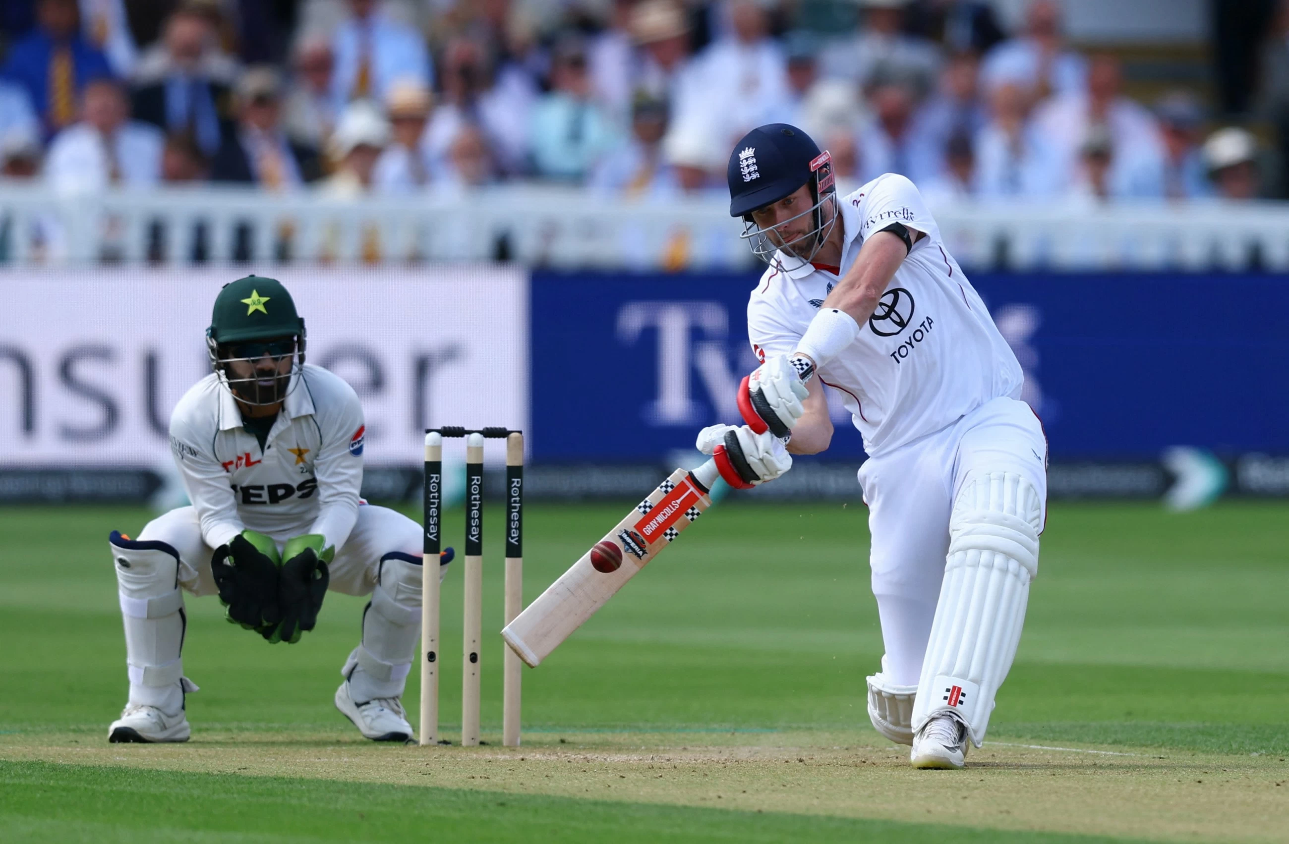 England leave Pakistan 16-2 by lunch after being bowled out for 290 at Lord's Test