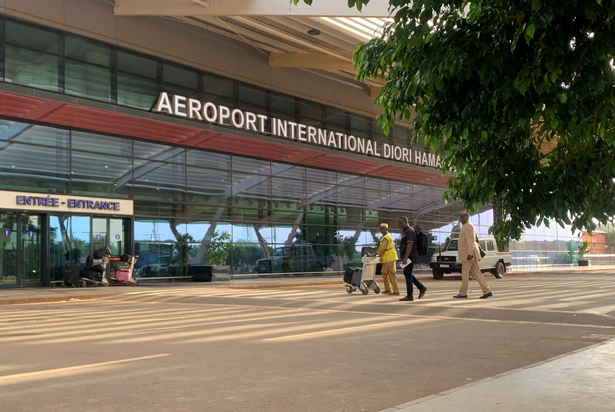 Gunfire, Explosions Rock Niger's Capital Near Airport and Presidential Palace