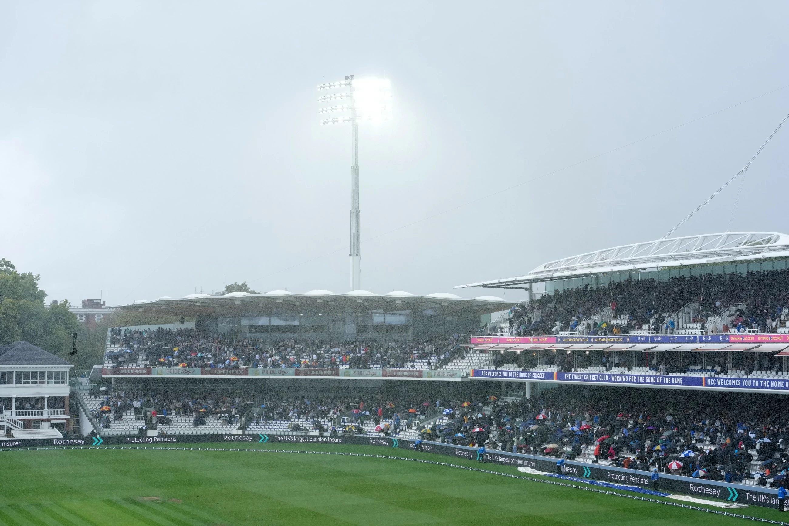Rain frustrates England's bid for Pakistan Test series win