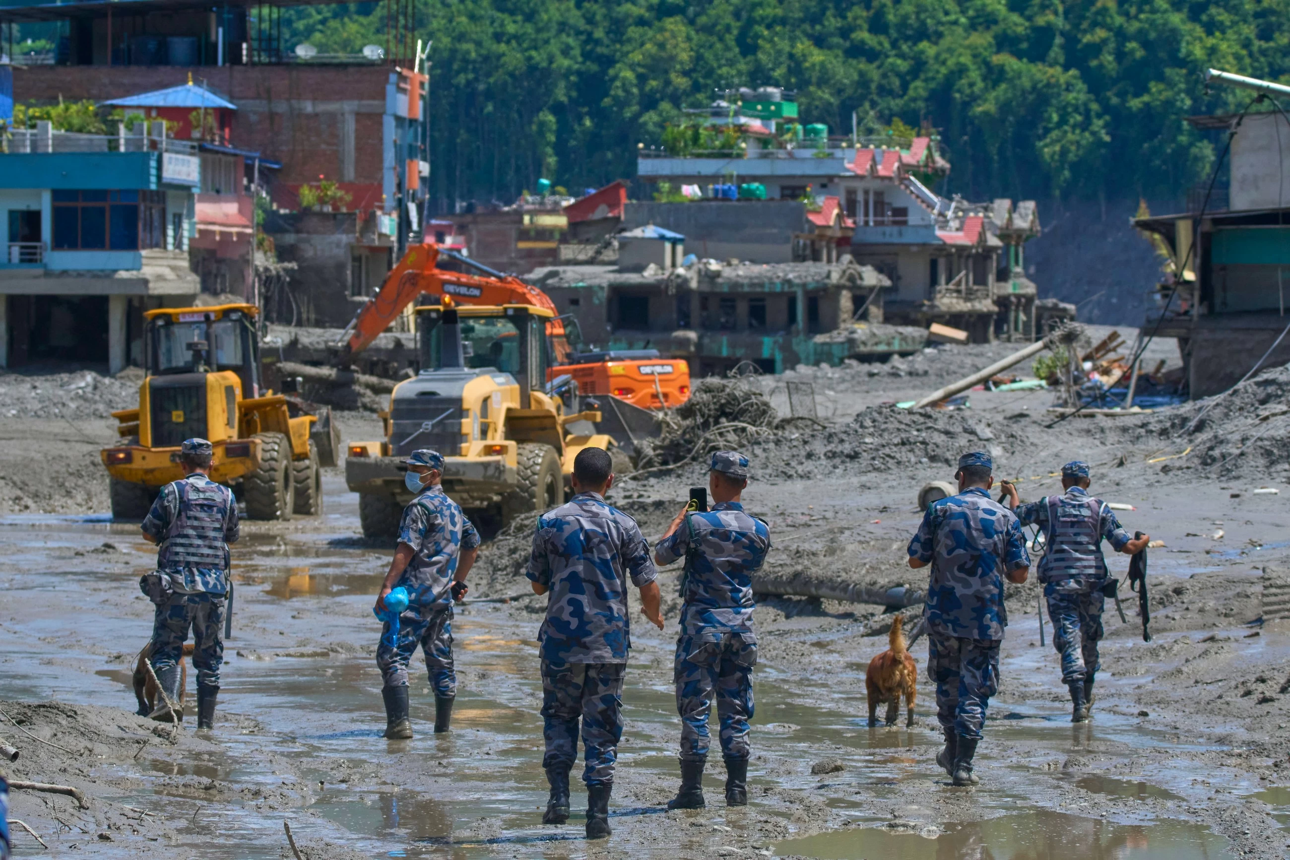 Nepal-Tibet death toll rises to 750 from Himalayan flood, 3,000 missing