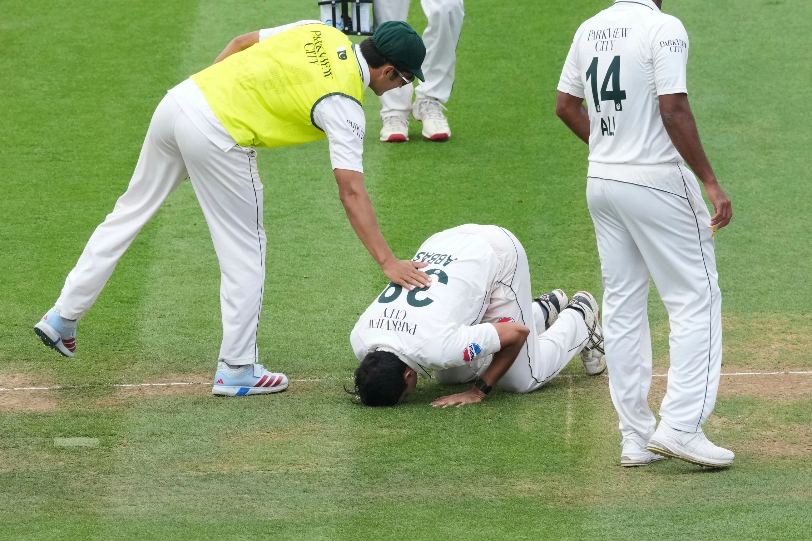 Five-wicket Abbas has Lord's landmark as Pakistan set 389 to win second Test against England