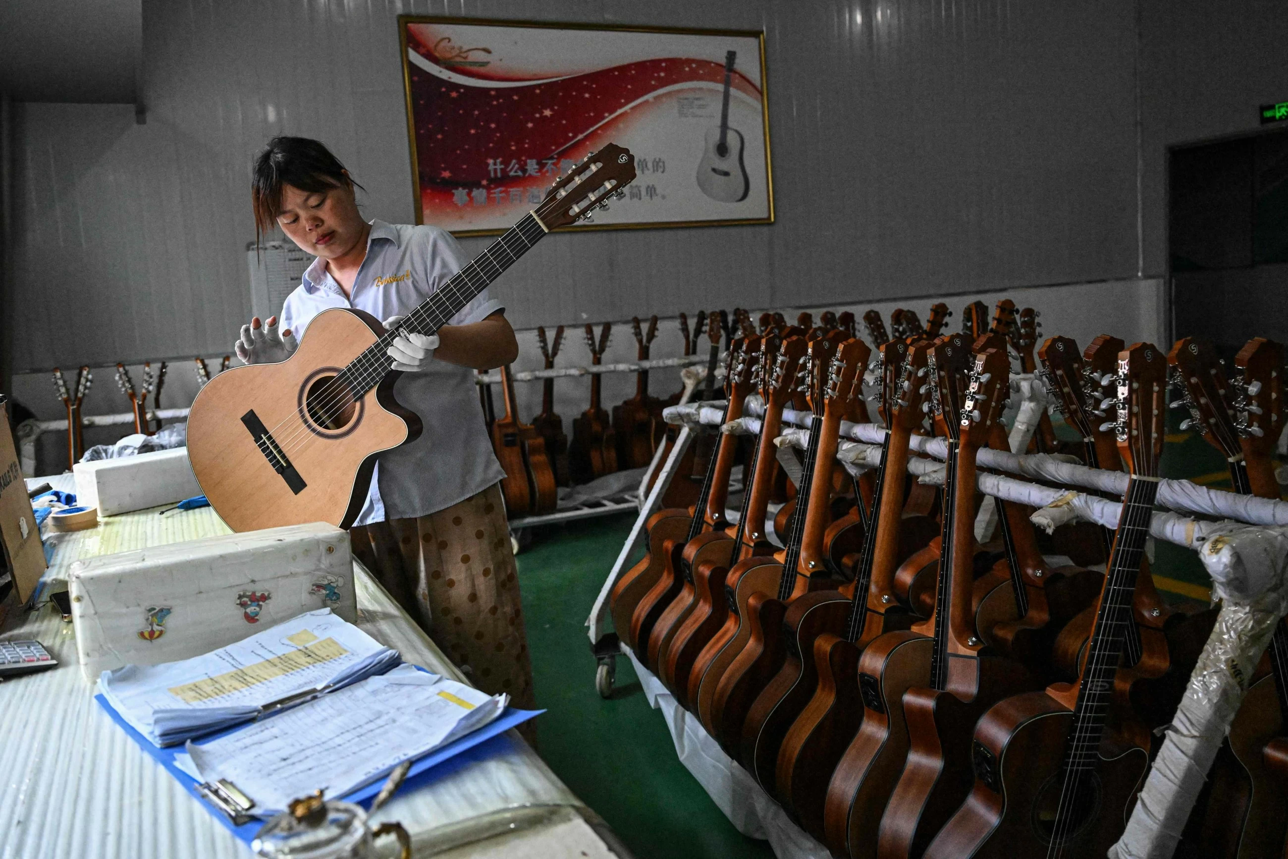 China’s Guitar Capital Builds a Stairway to Export Success