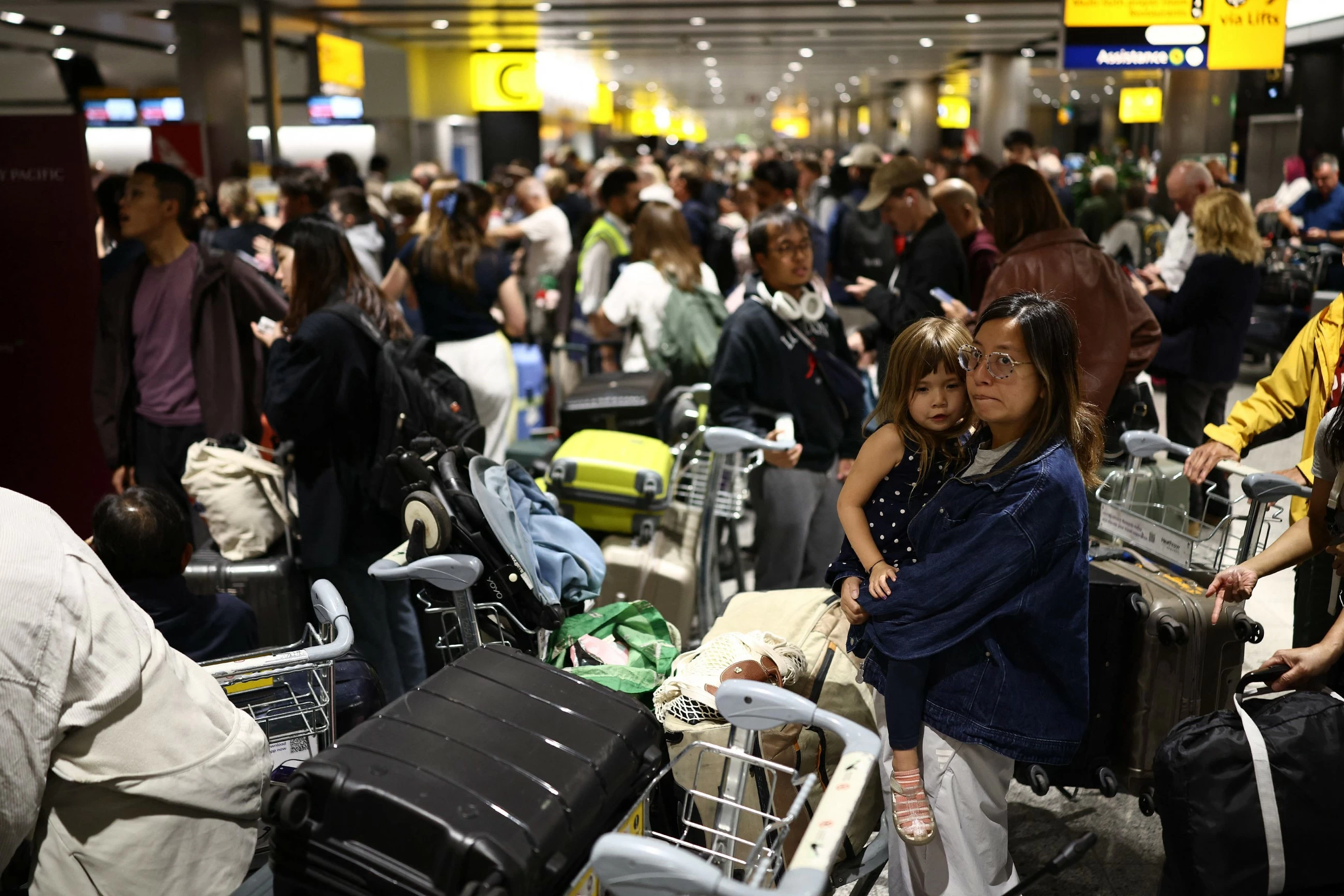 UK flights resume after major air traffic outage but airports warn of more disruption