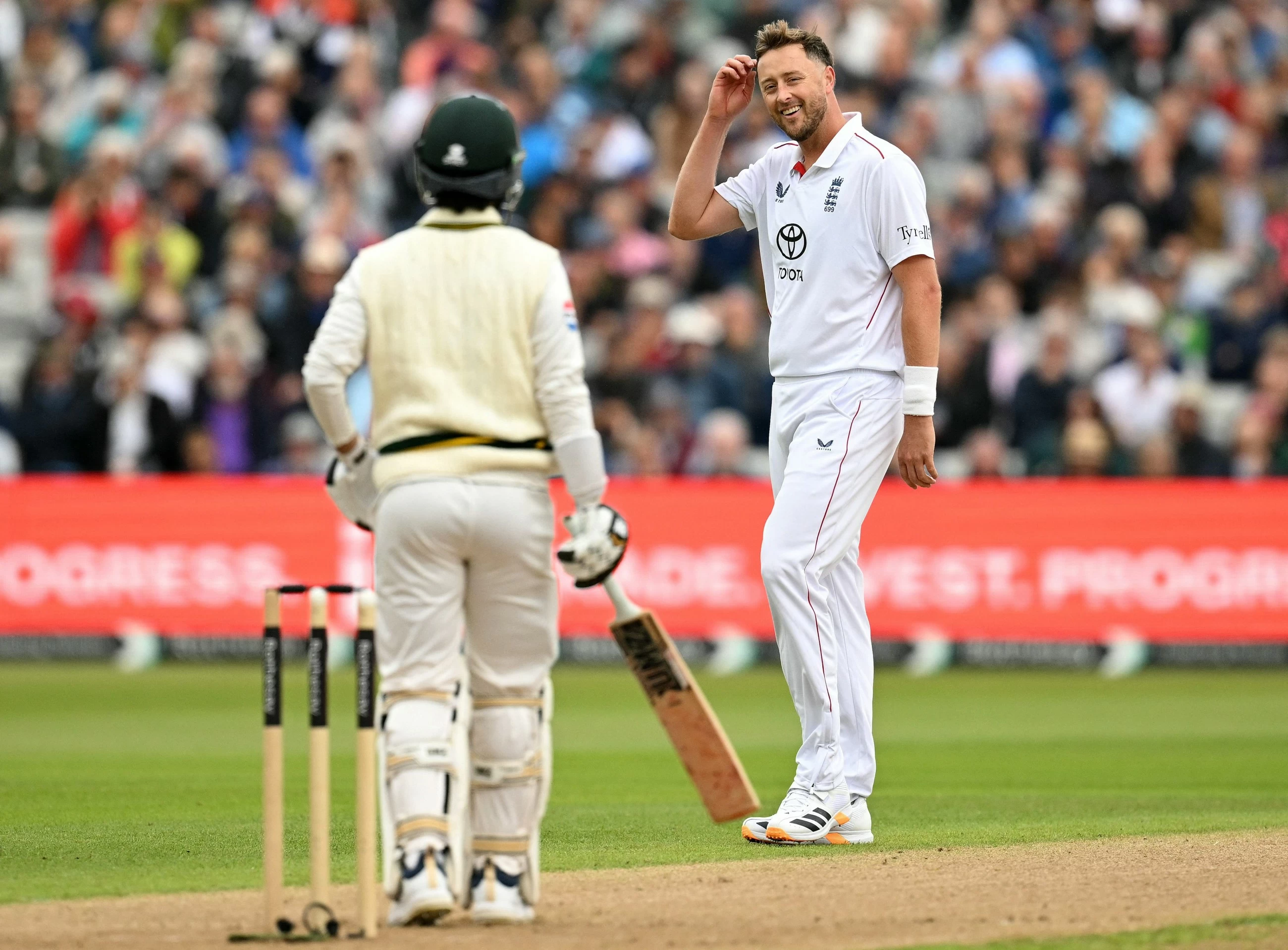 Pakistan collapse to 133 all out against England in third Test