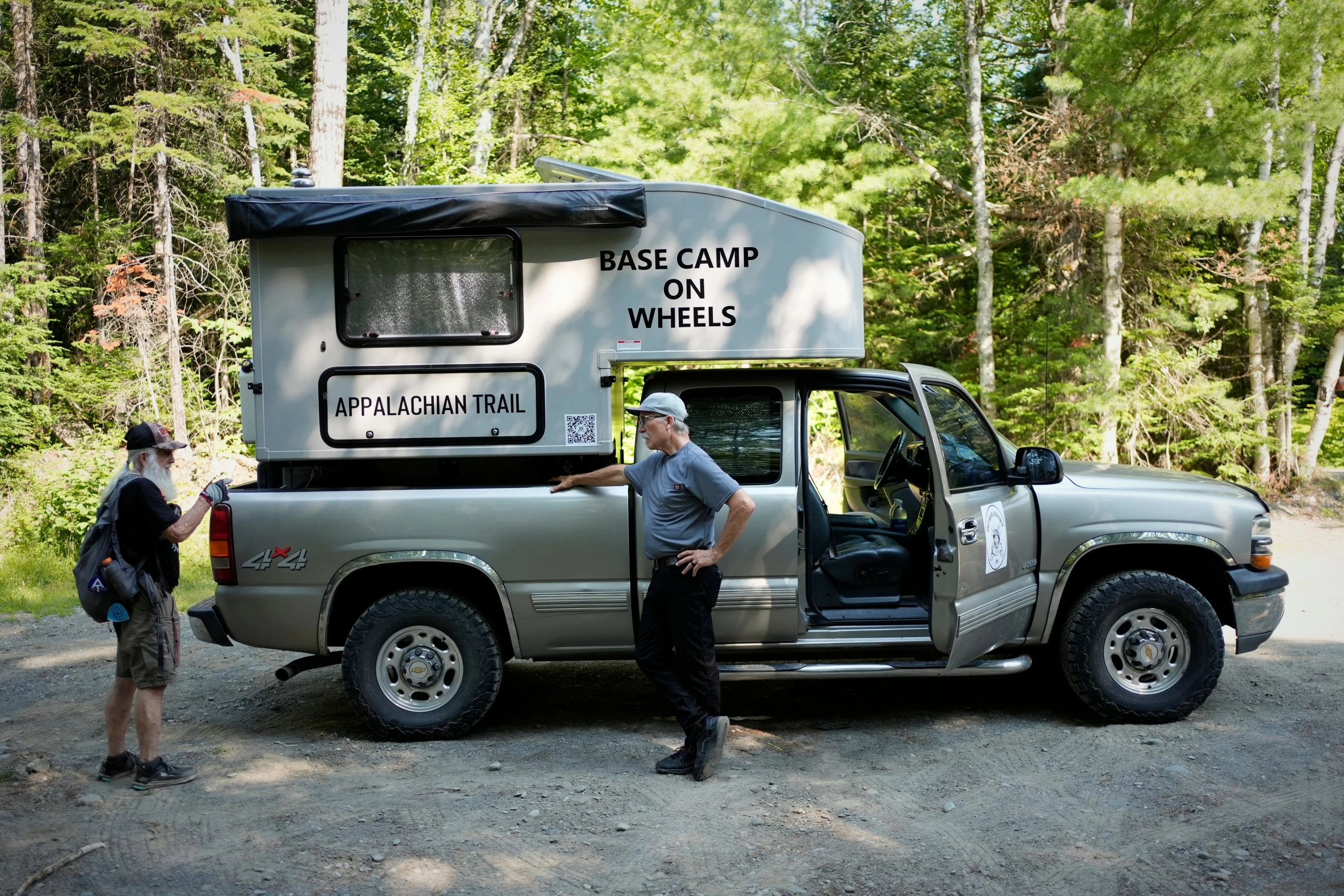 At 91, Dale Sanders becomes the oldest person to complete Appalachian Trail