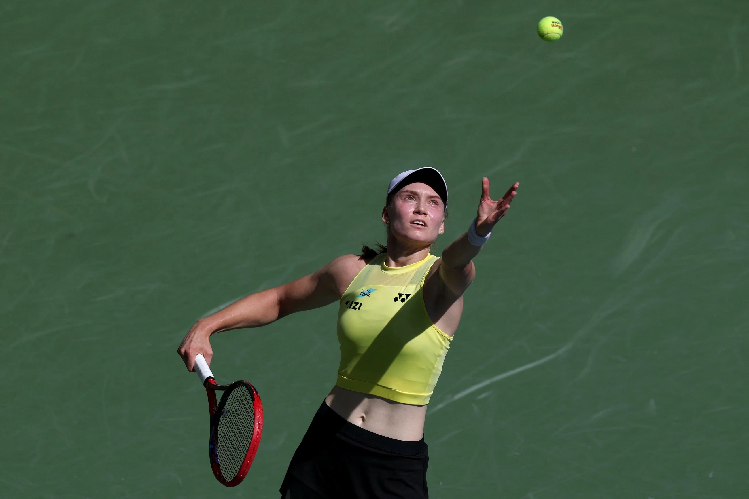 Rybakina takes top ranking, Gauff battles into US Open semis