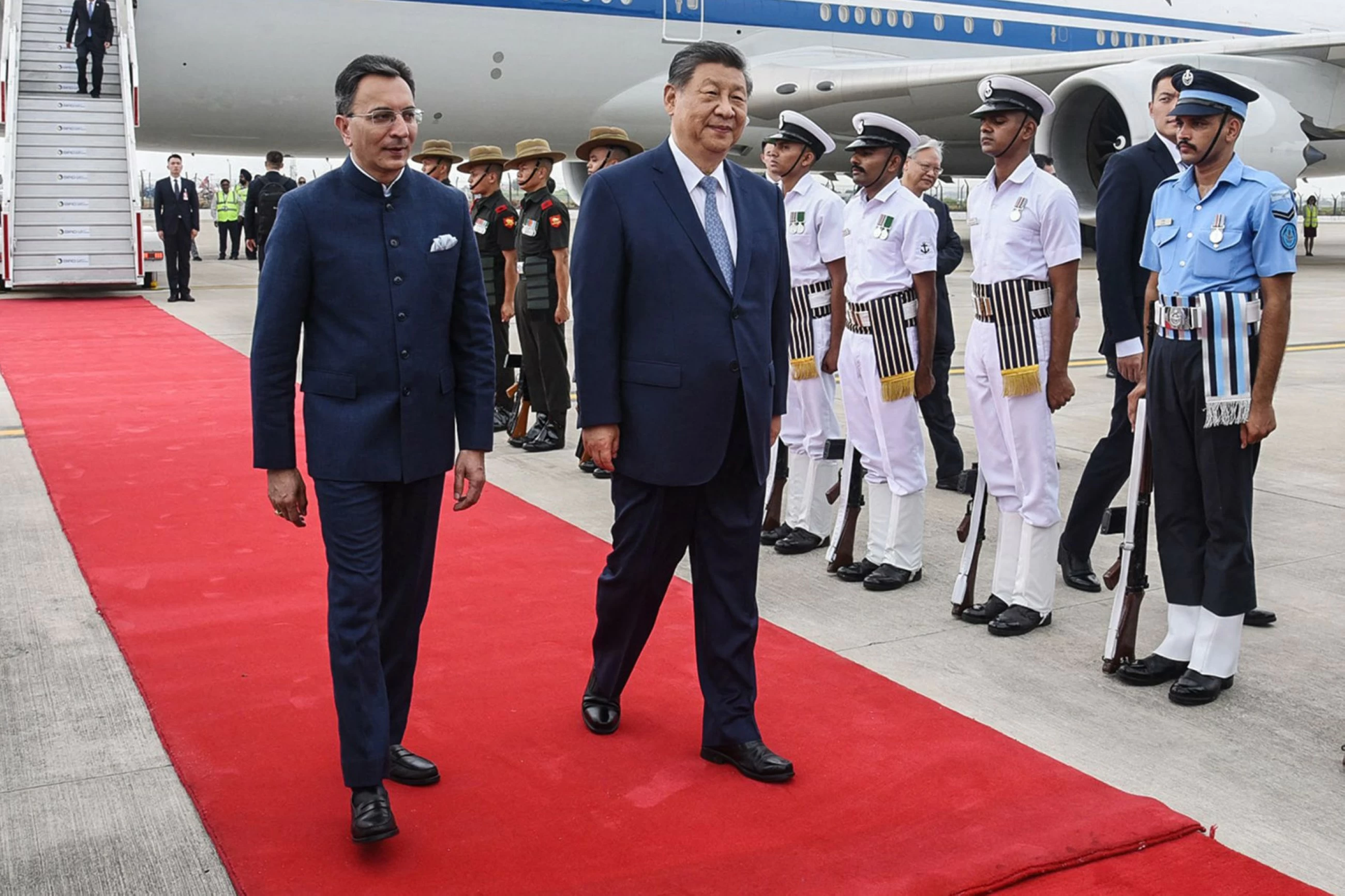 Chinese President Xi gets red carpet welcome in Delhi