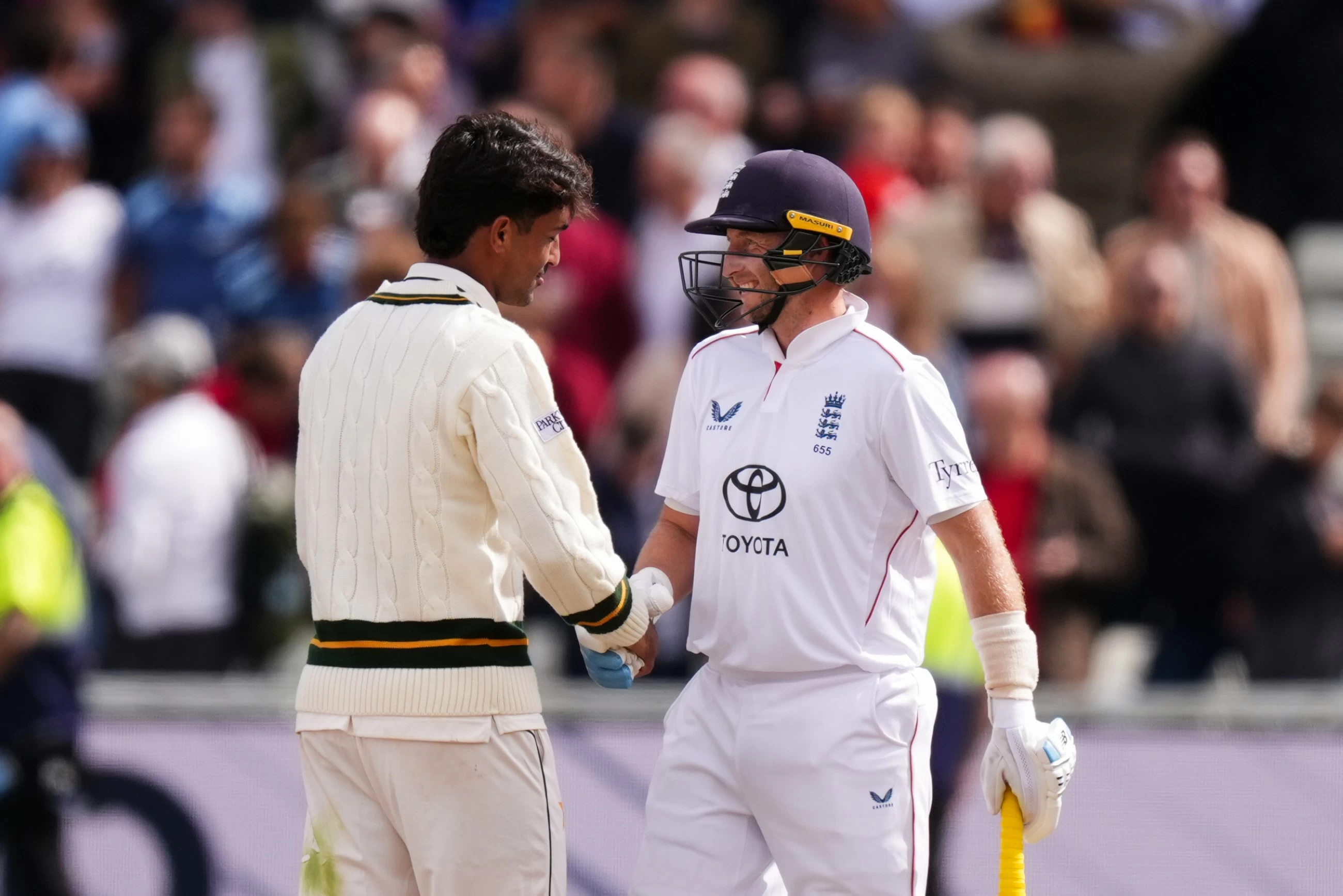 From obscurity to smashing sixes: Pakistan's Razaullah rises to stardom