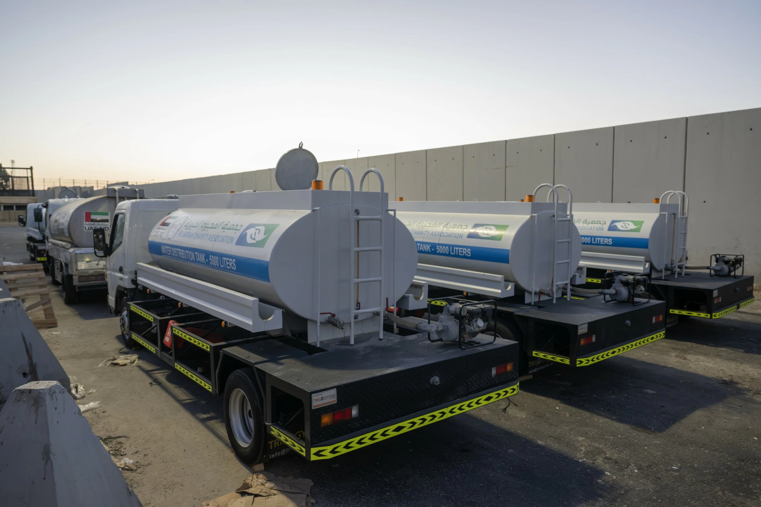Four more UAE aid convoys carrying 781 tonnes of aid enter Gaza