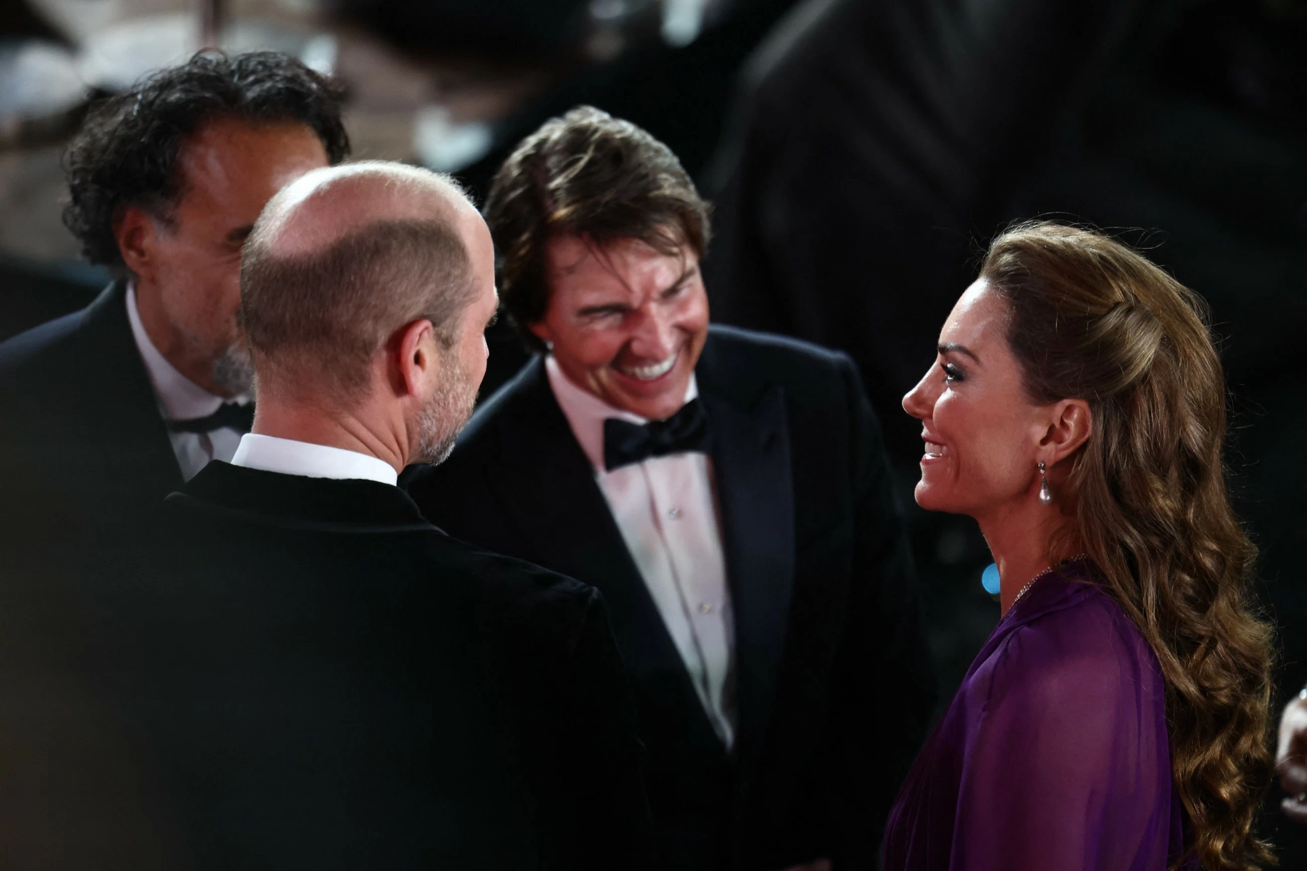 Tom Cruise bowls over Kate and William at premiere of 'Digger'