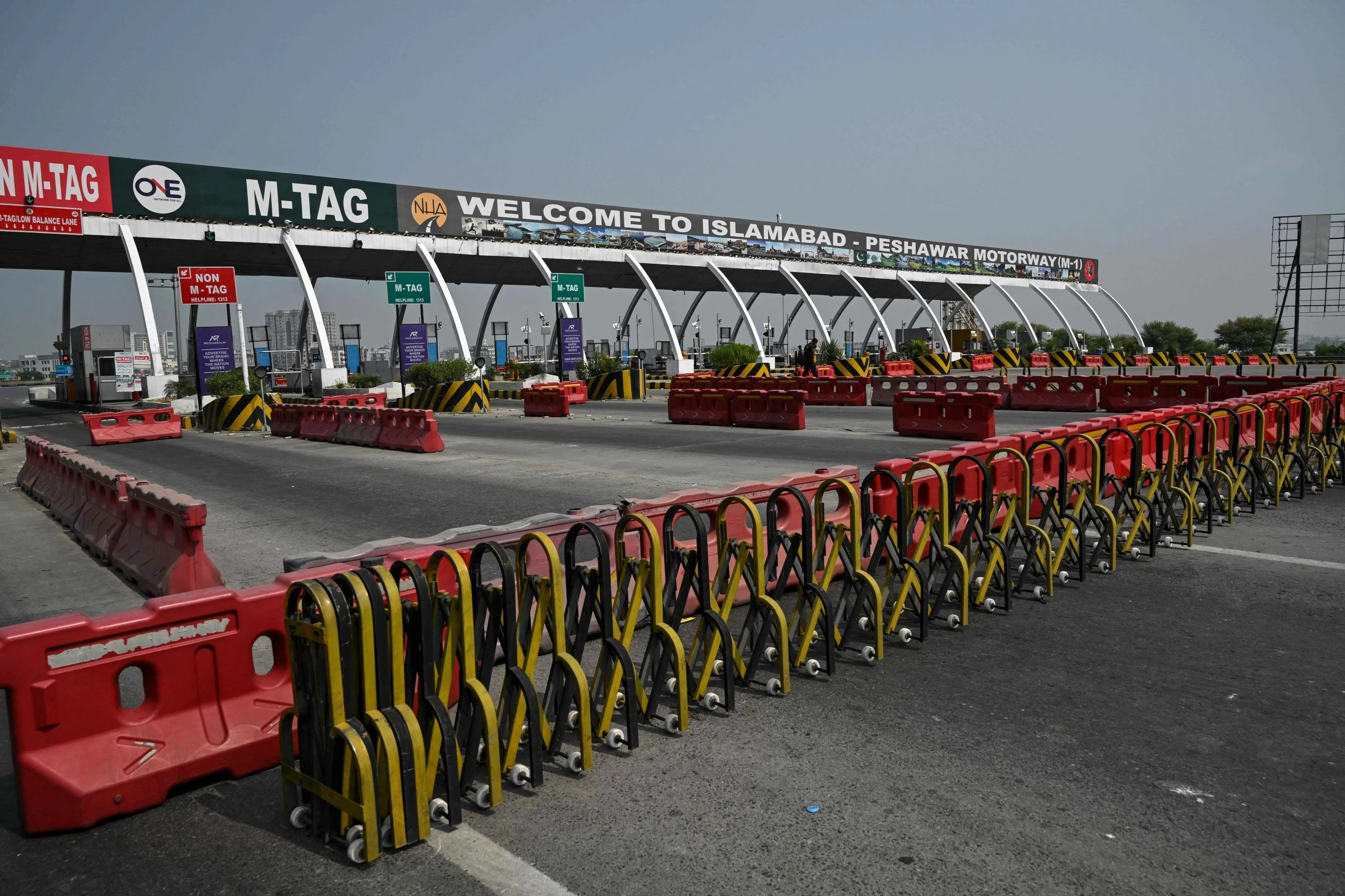 Pakistan blocks key roads around capital ahead of Sunday's planned pro-Imran Khan protest