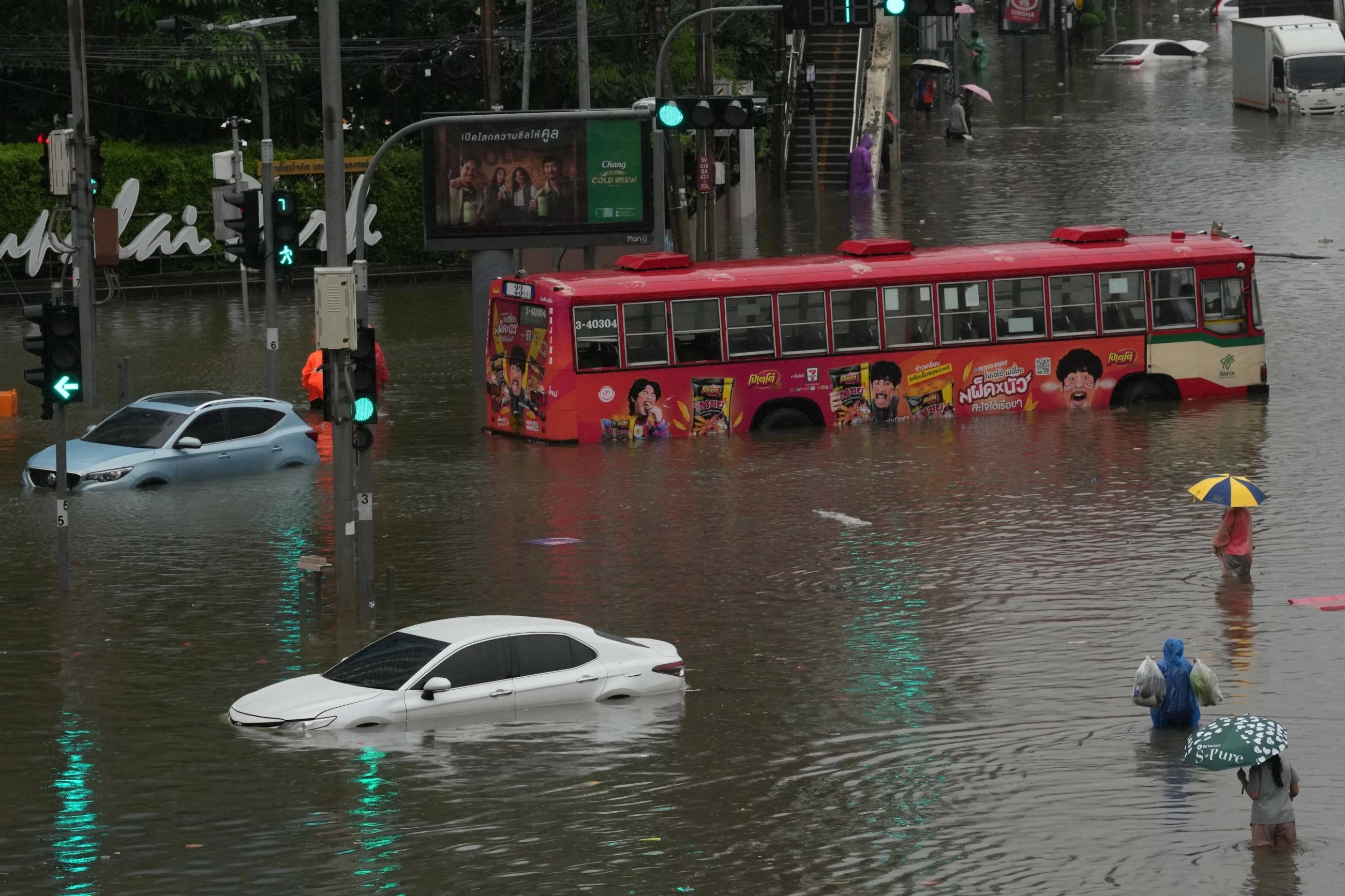 Bangkok Floods Submerge Roads