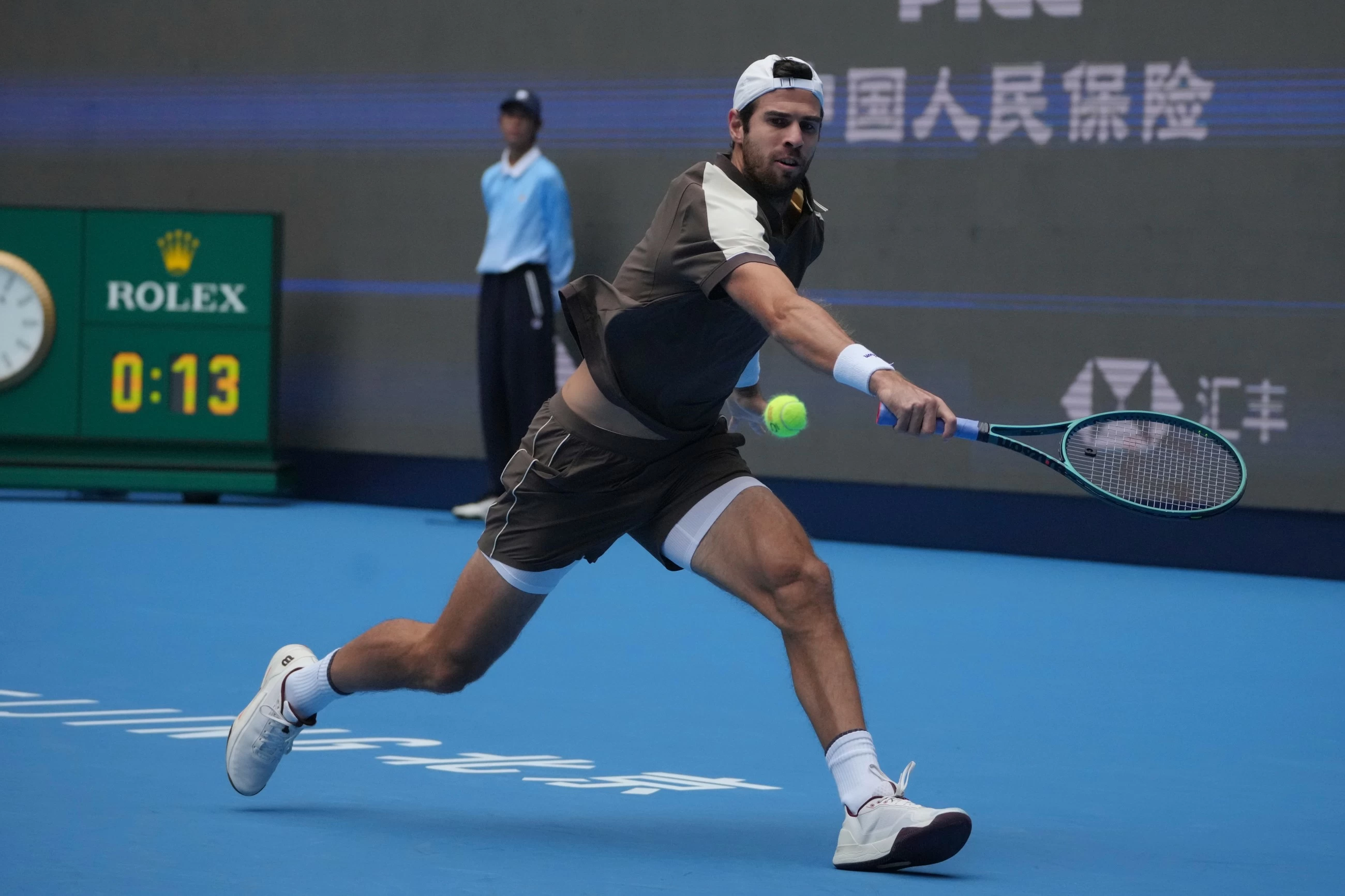 Djokovic and Khachanov advance at China Open
