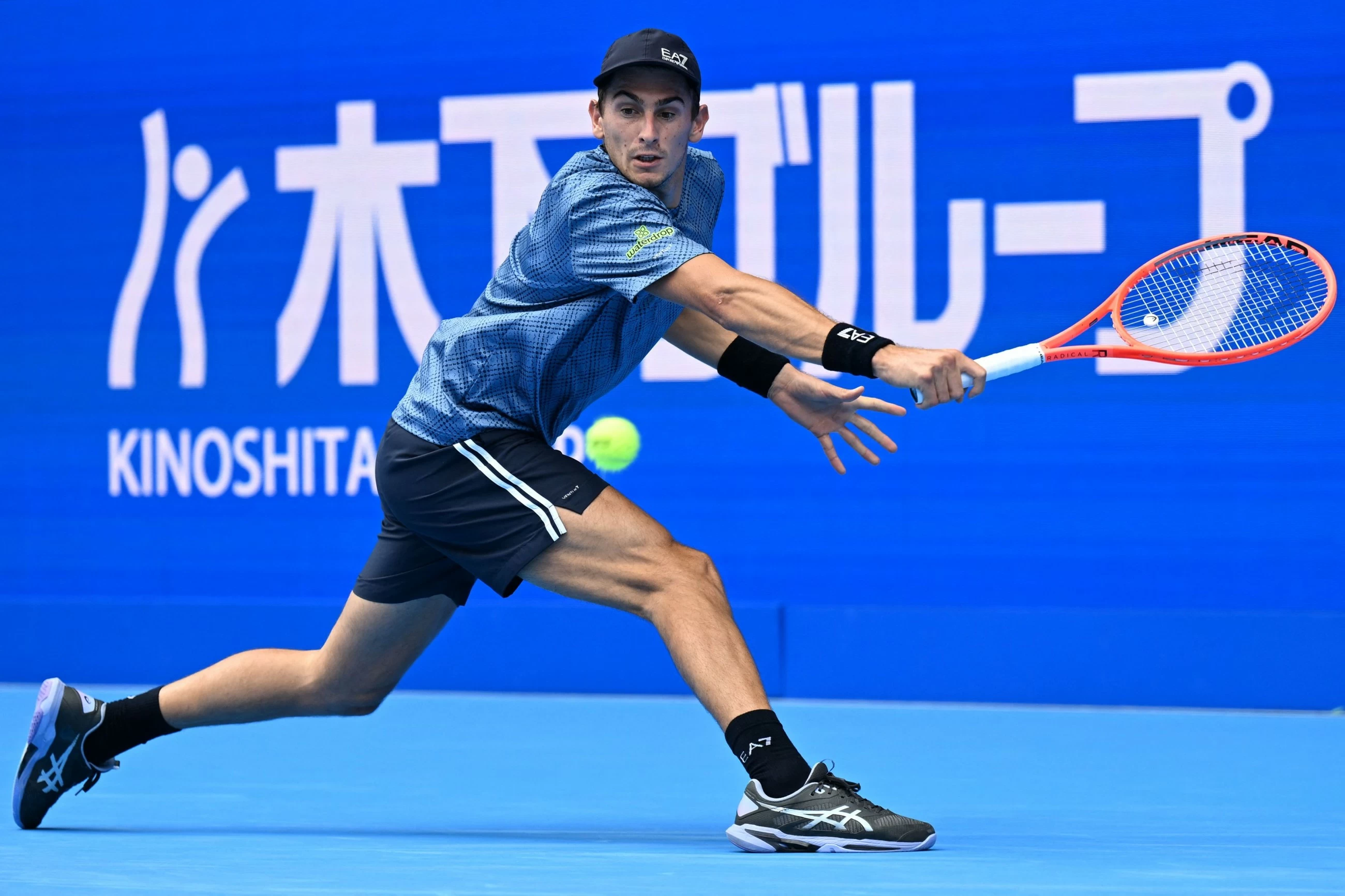 Alcaraz fends off Arnaldi to reach Japan Open quarters