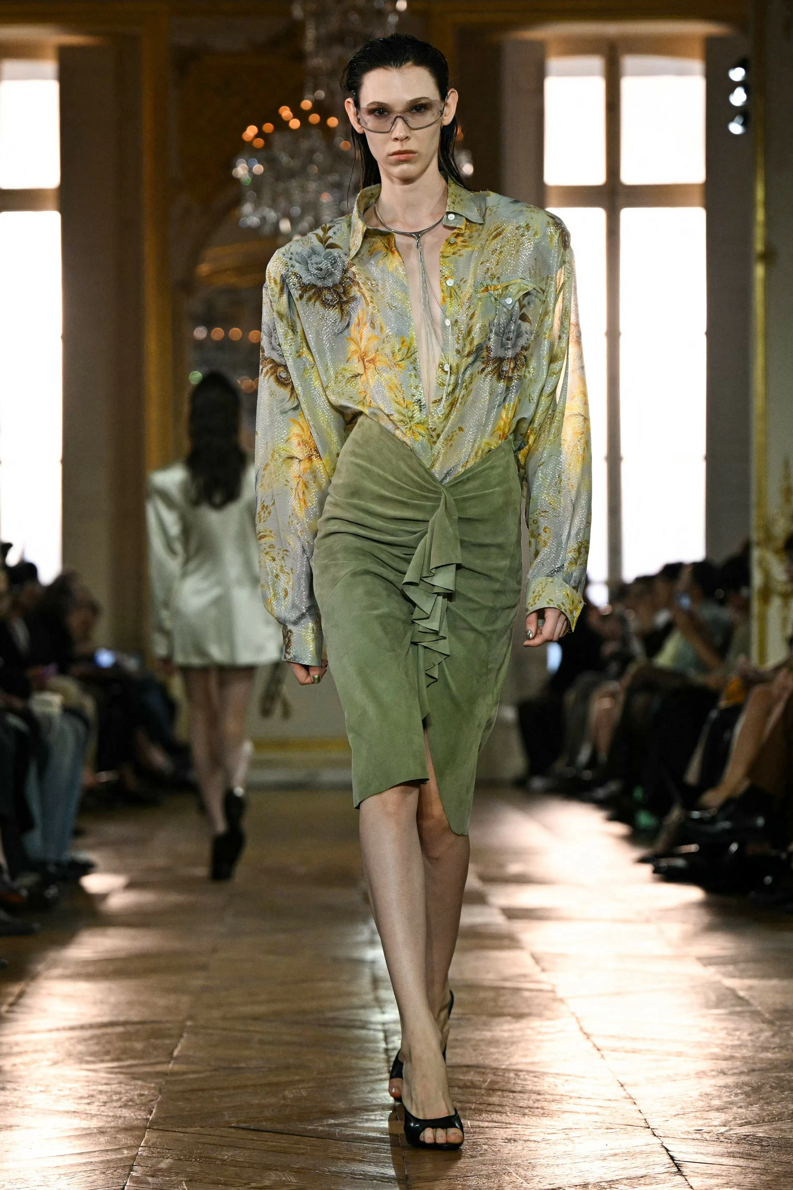 Paris Fashion Week defies luxury slump with spectacle and glamour