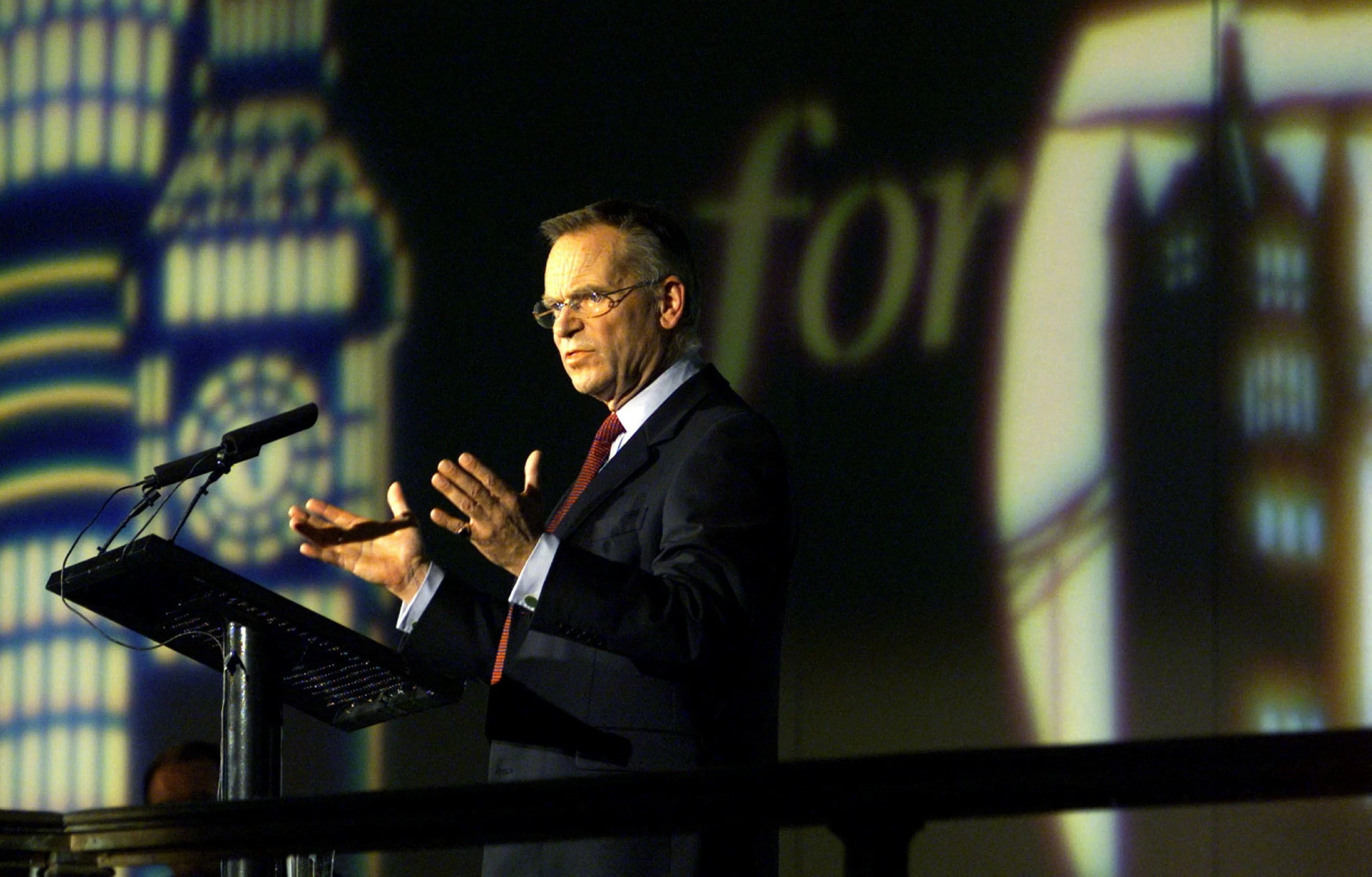 Jeffrey Archer, bestselling British novelist and scandal-ridden politician, dies at 86
