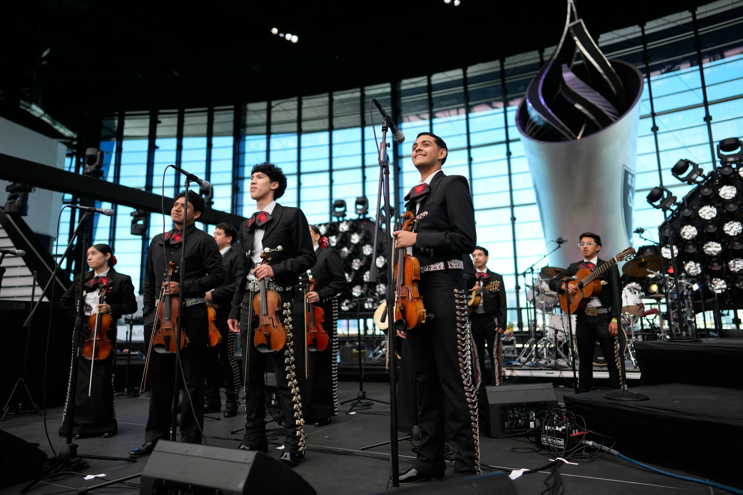 With violins, trumpets and the guitarr&oacute;n, Las Vegas is training the mariachi educators of tomorrow