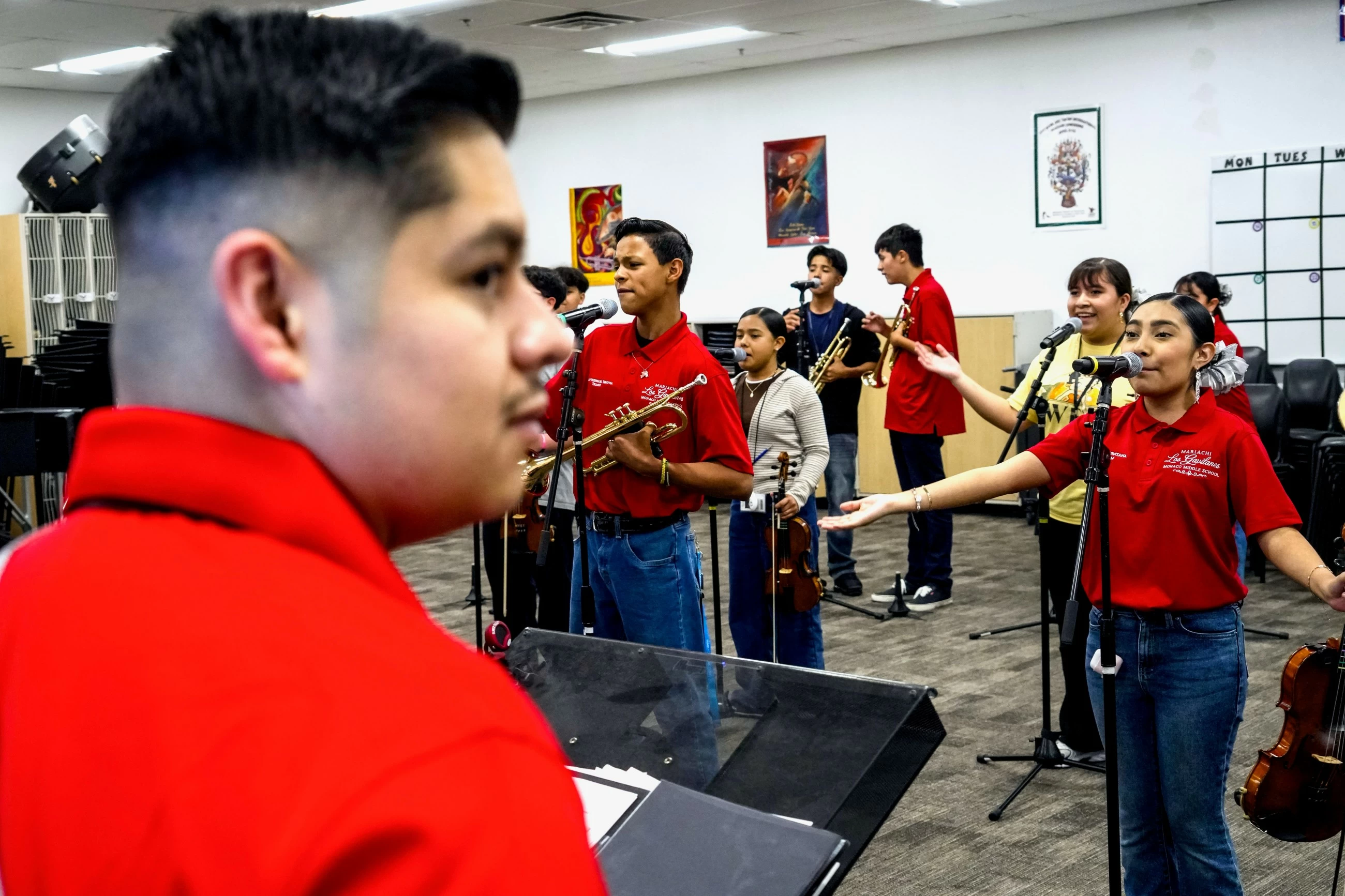 With violins, trumpets and the guitarr&oacute;n, Las Vegas is training the mariachi educators of tomorrow