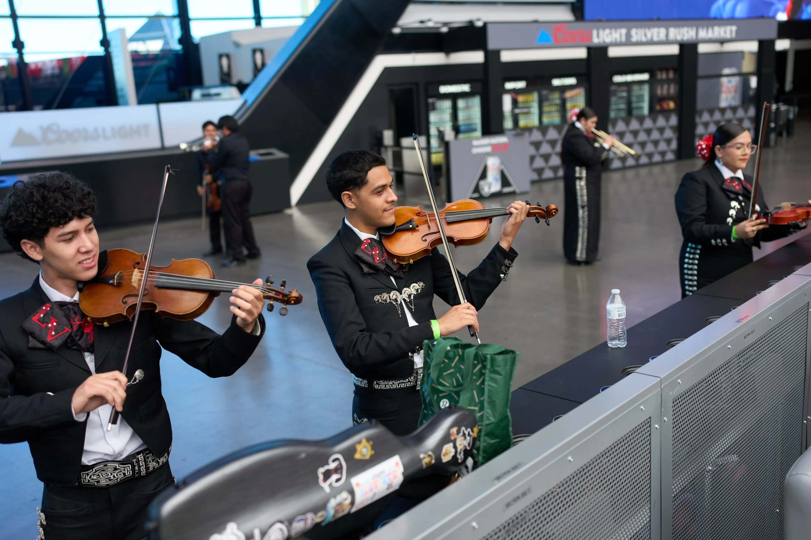 With violins, trumpets and the guitarr&oacute;n, Las Vegas is training the mariachi educators of tomorrow