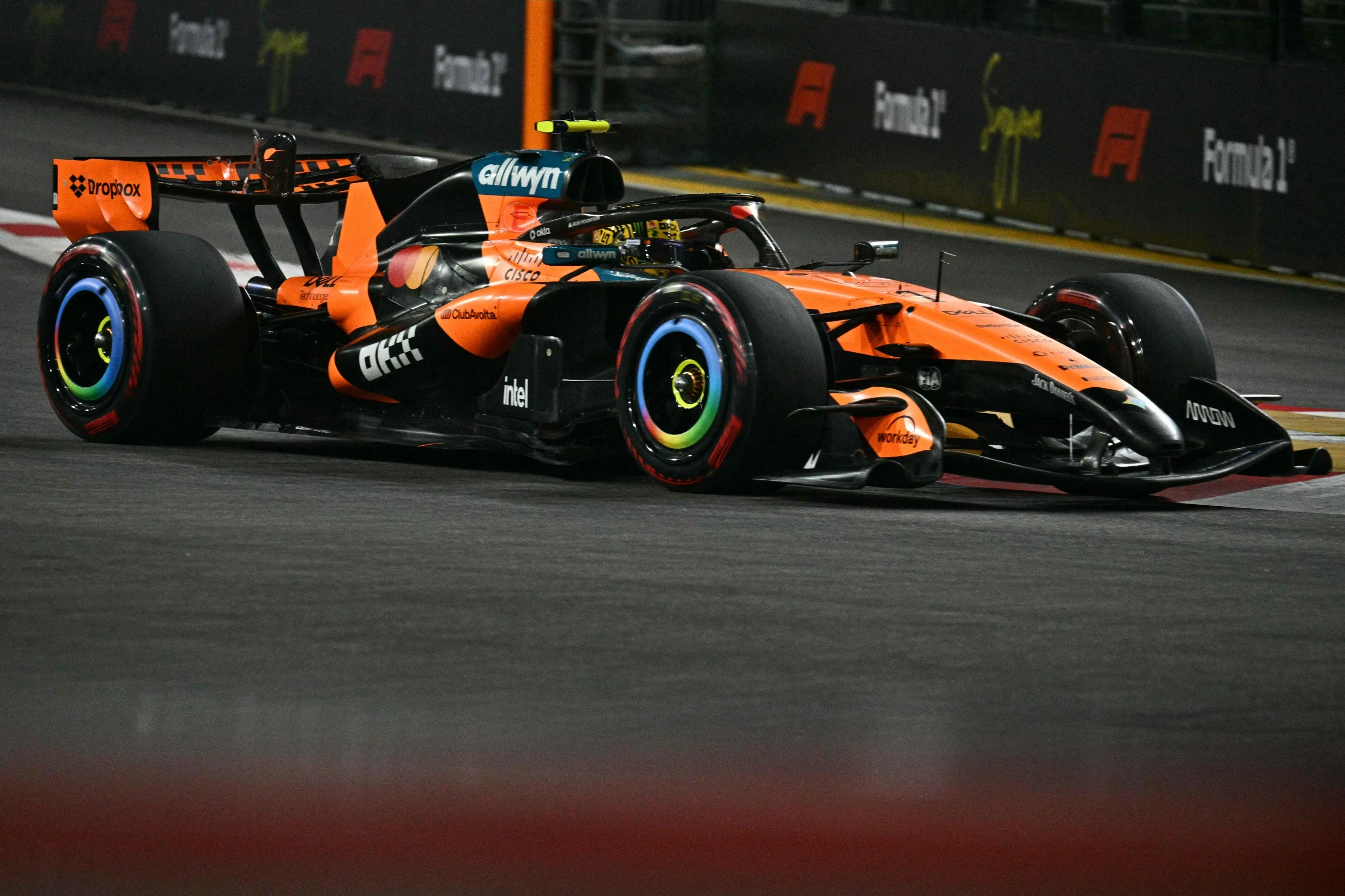 McLaren ermahnt Norris und Piastri nach der „inakzeptablen“ Kollision in ...