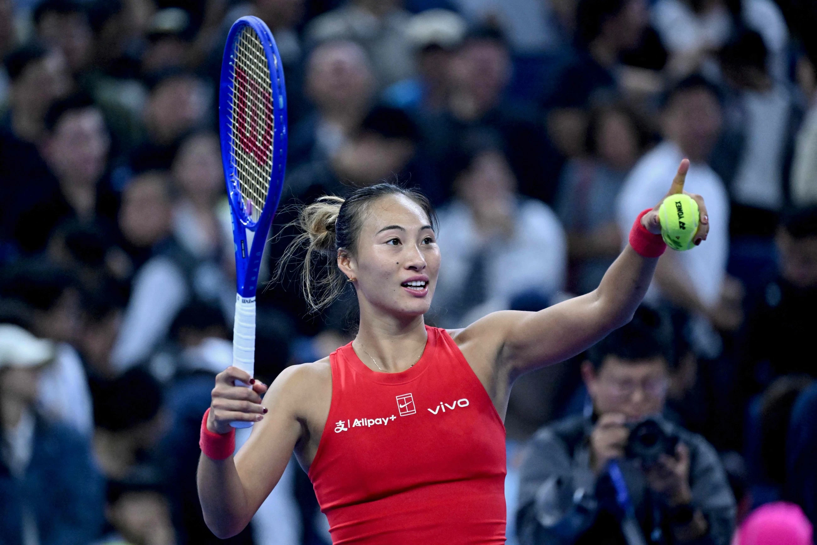 Alcaraz advances in Shanghai; Zheng to face Andreeva in China Open final