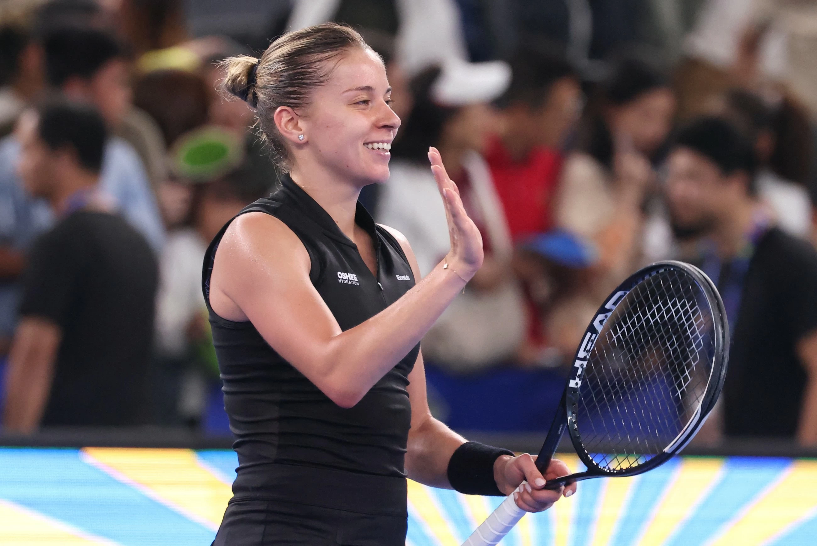 Medvedev and Jodar reach Shanghai semis; Swiatek, Chwalinska advance in Wuhan Open