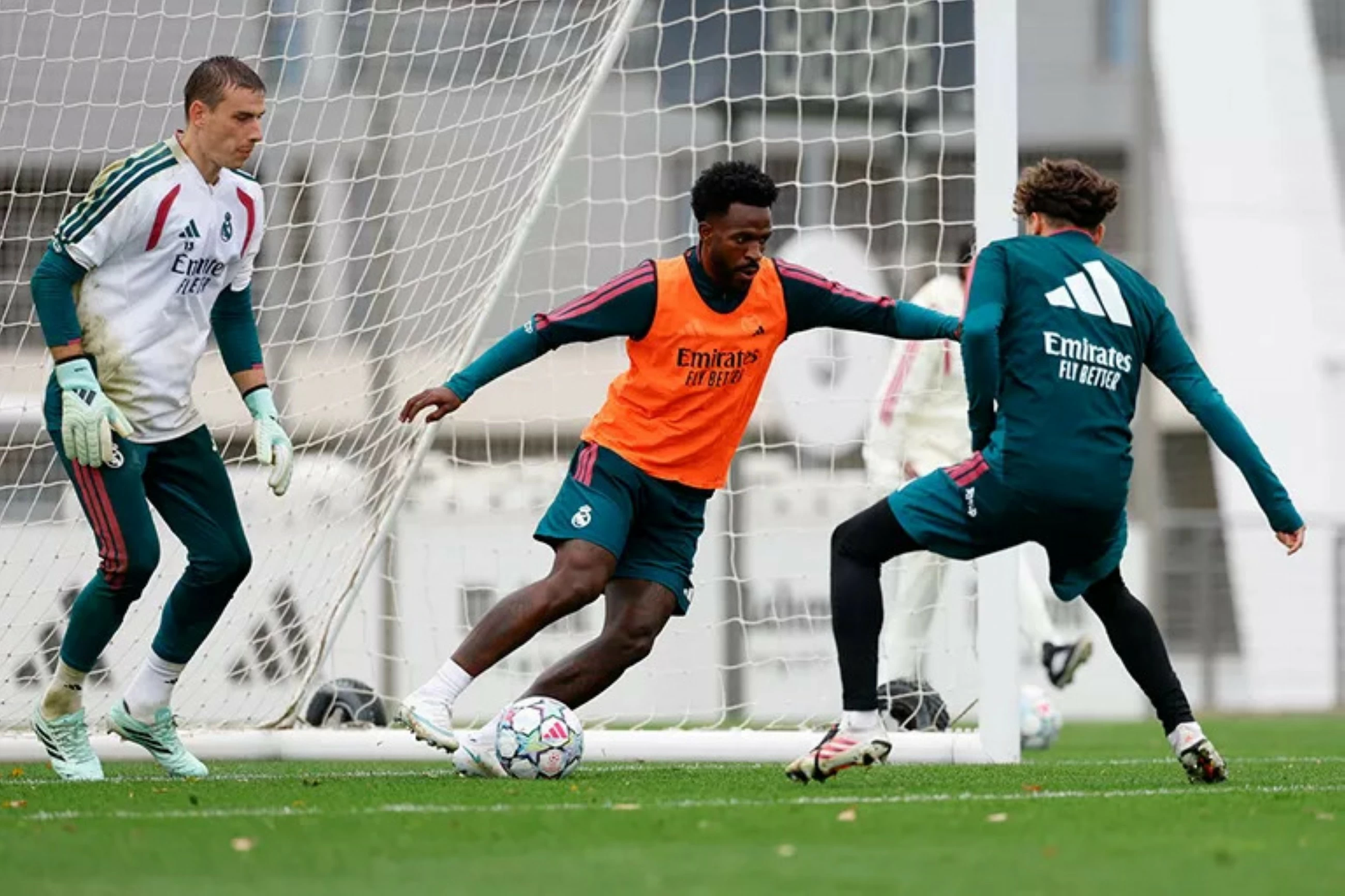 Coach Mourinho warns no one is untouchable at Real