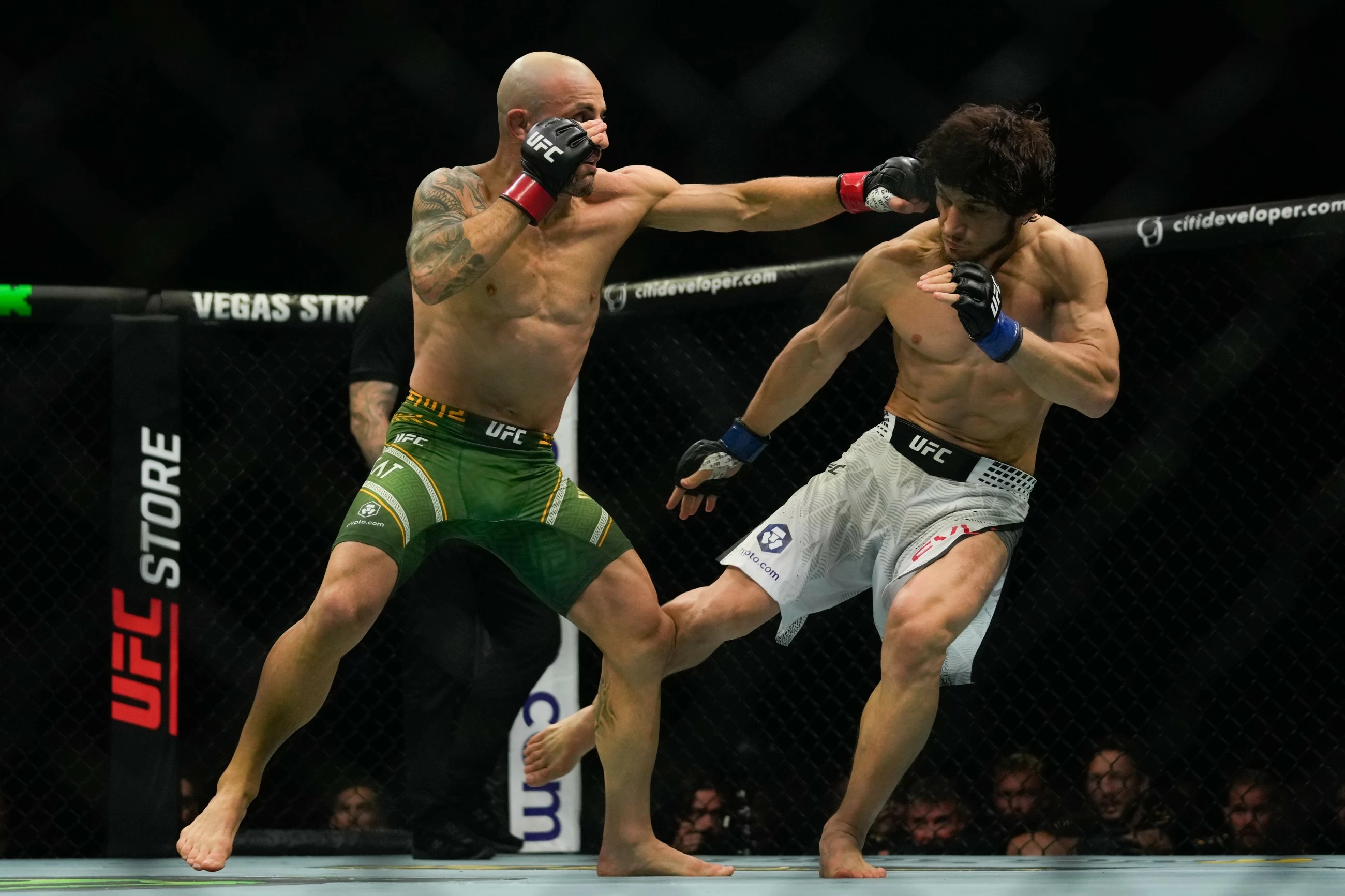UFC 333 draws record crowd in Abu Dhabi as Volkanovski retains featherweight title