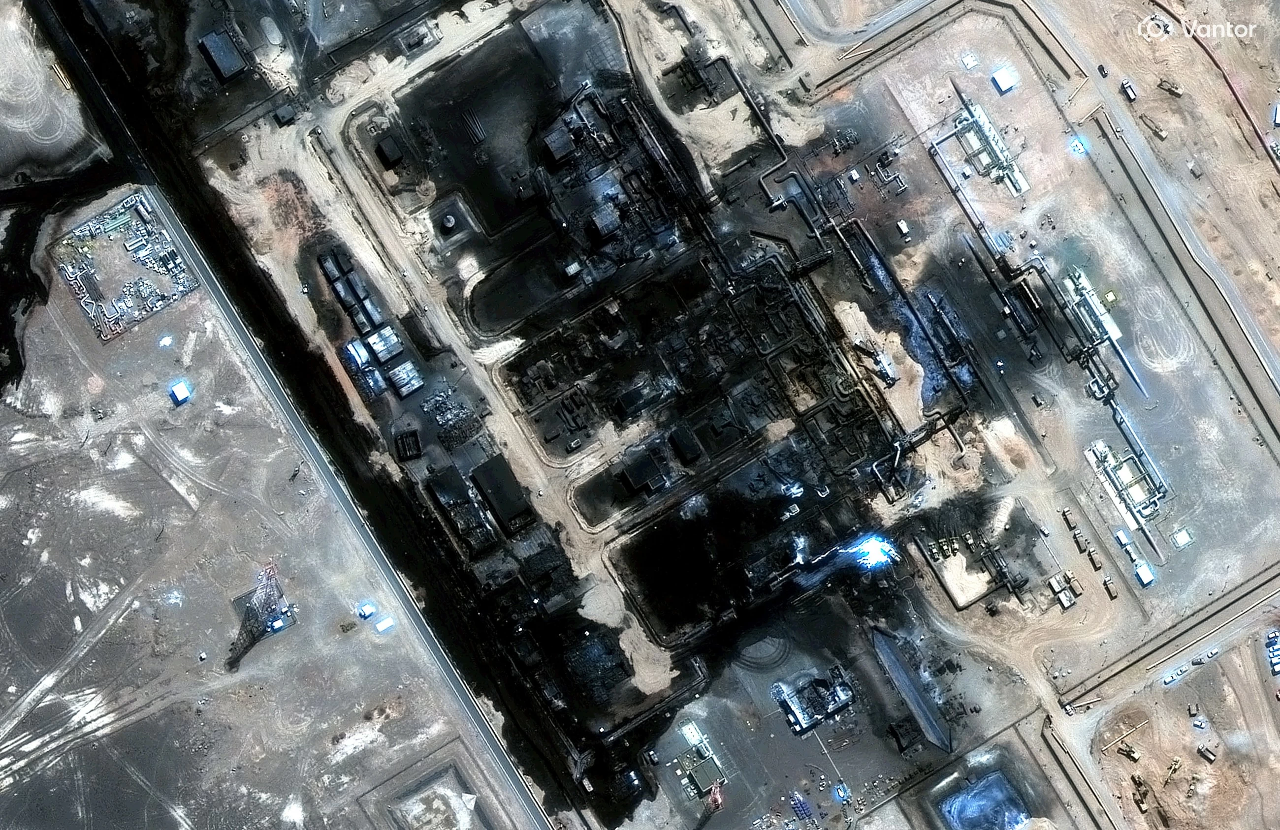 Houthis claim attacks on Saudi oil refinery, defence ministry